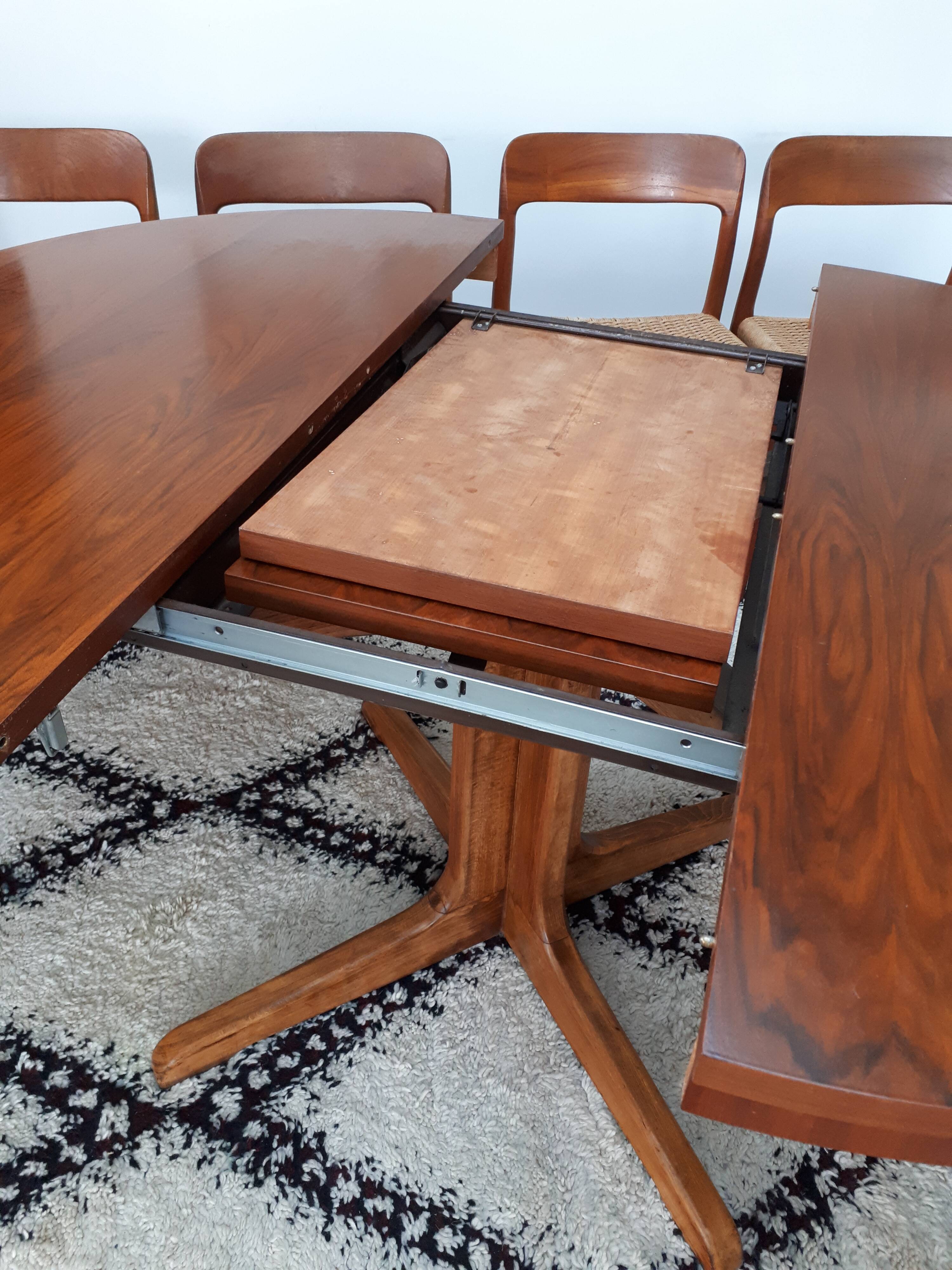 Table ronde par Baumann des années 60