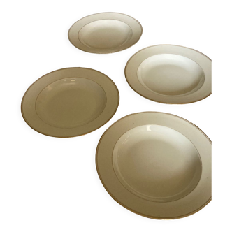 Set of 4 hollow plates
