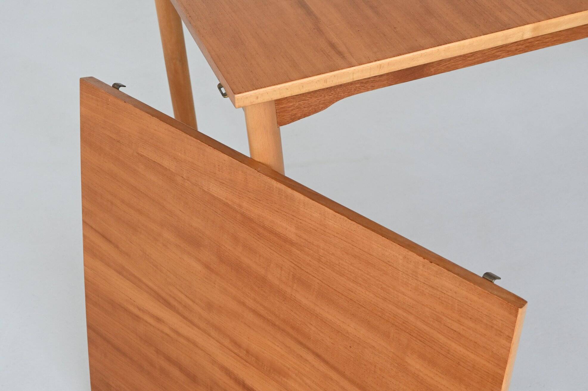 Hans Wegner drop-leaf dining table in beach and teak Denmark 1950