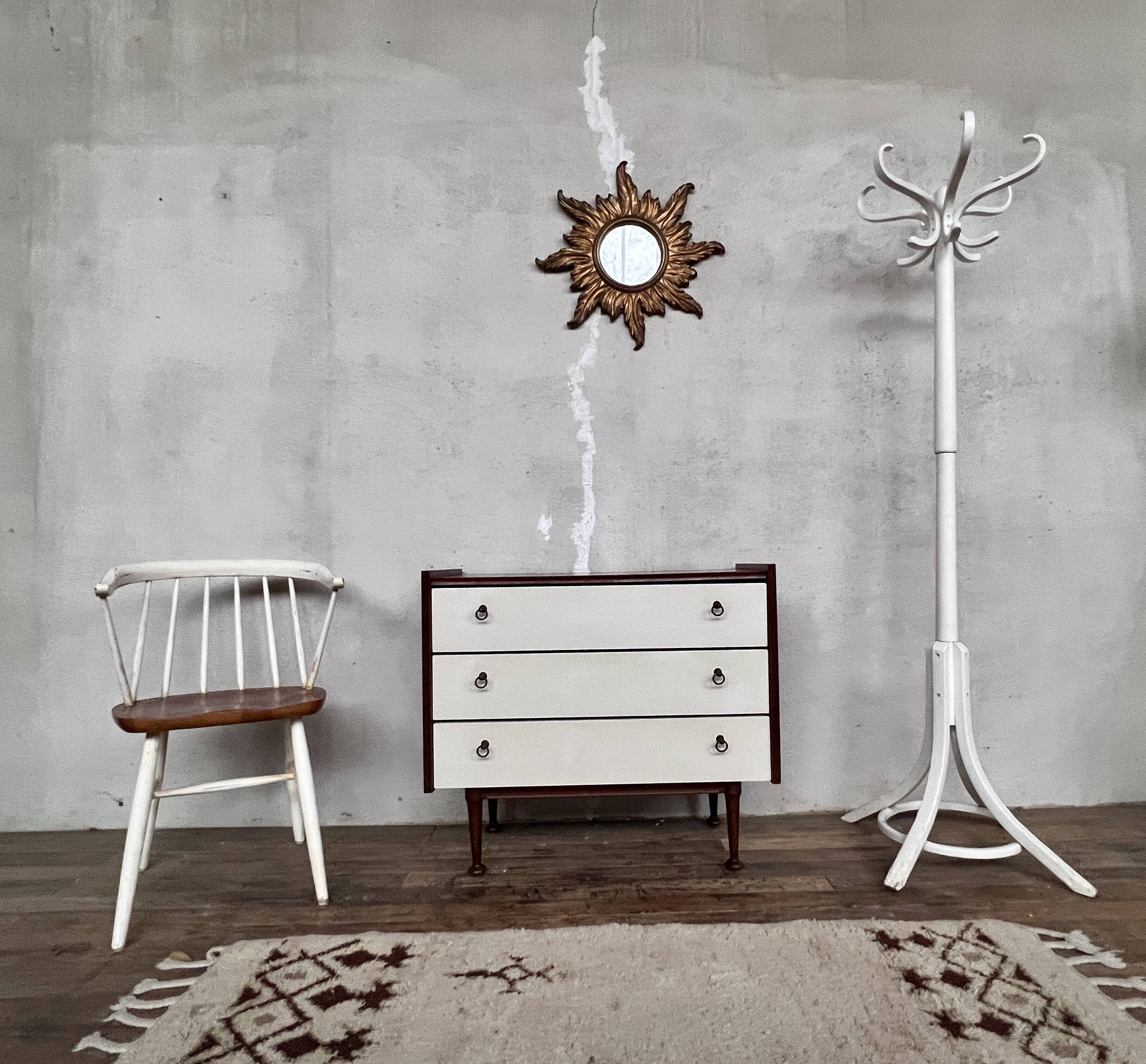 Commode en teck et tiroirs formica blanc - 1960