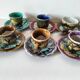 Tasses et soucoupes Morvan en céramique émaillée polychrome