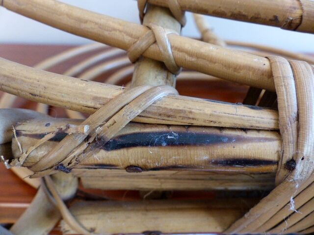 Magazine rack, wicker and rattan of the 1960