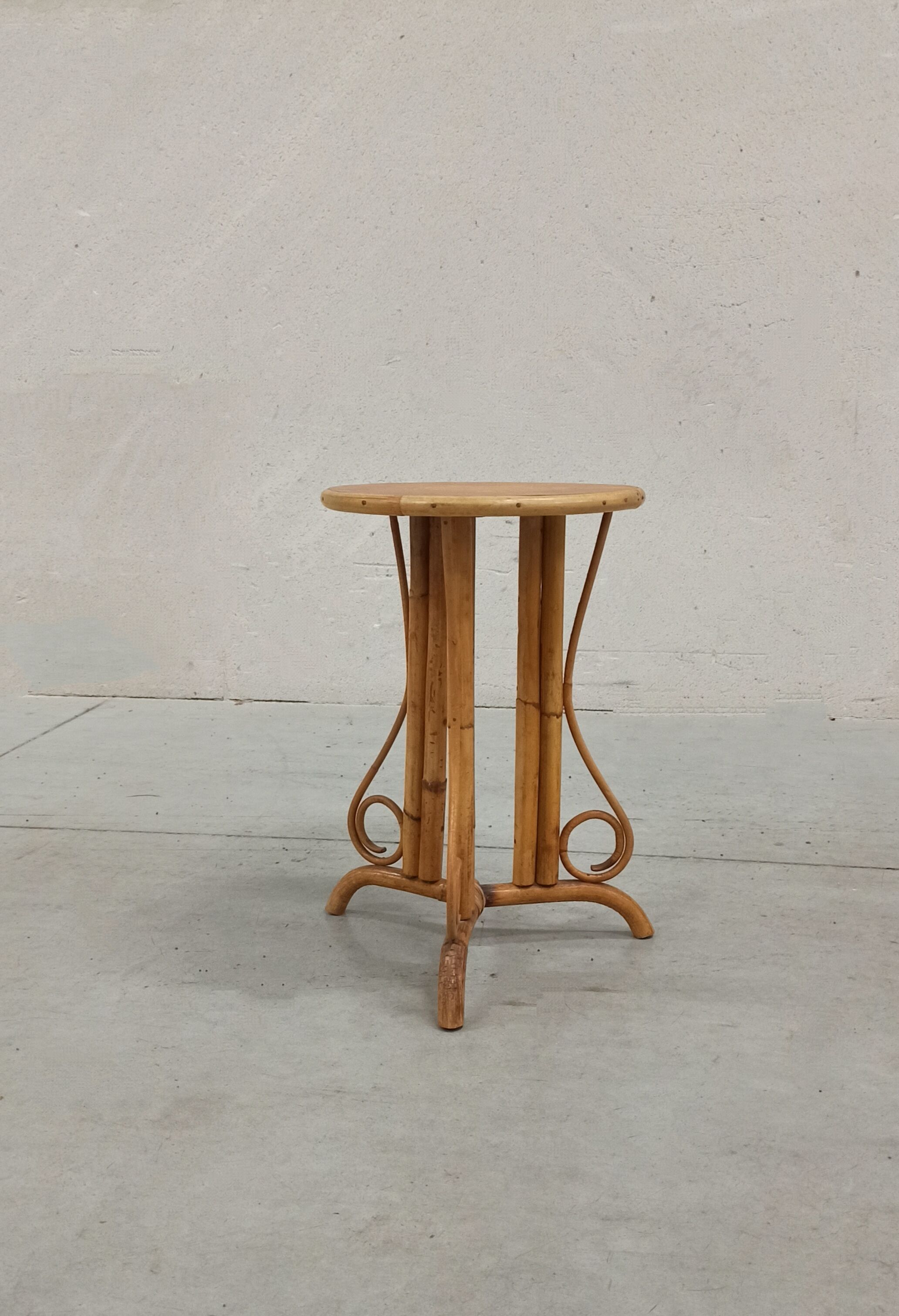 Bamboo and rattan pedestal table