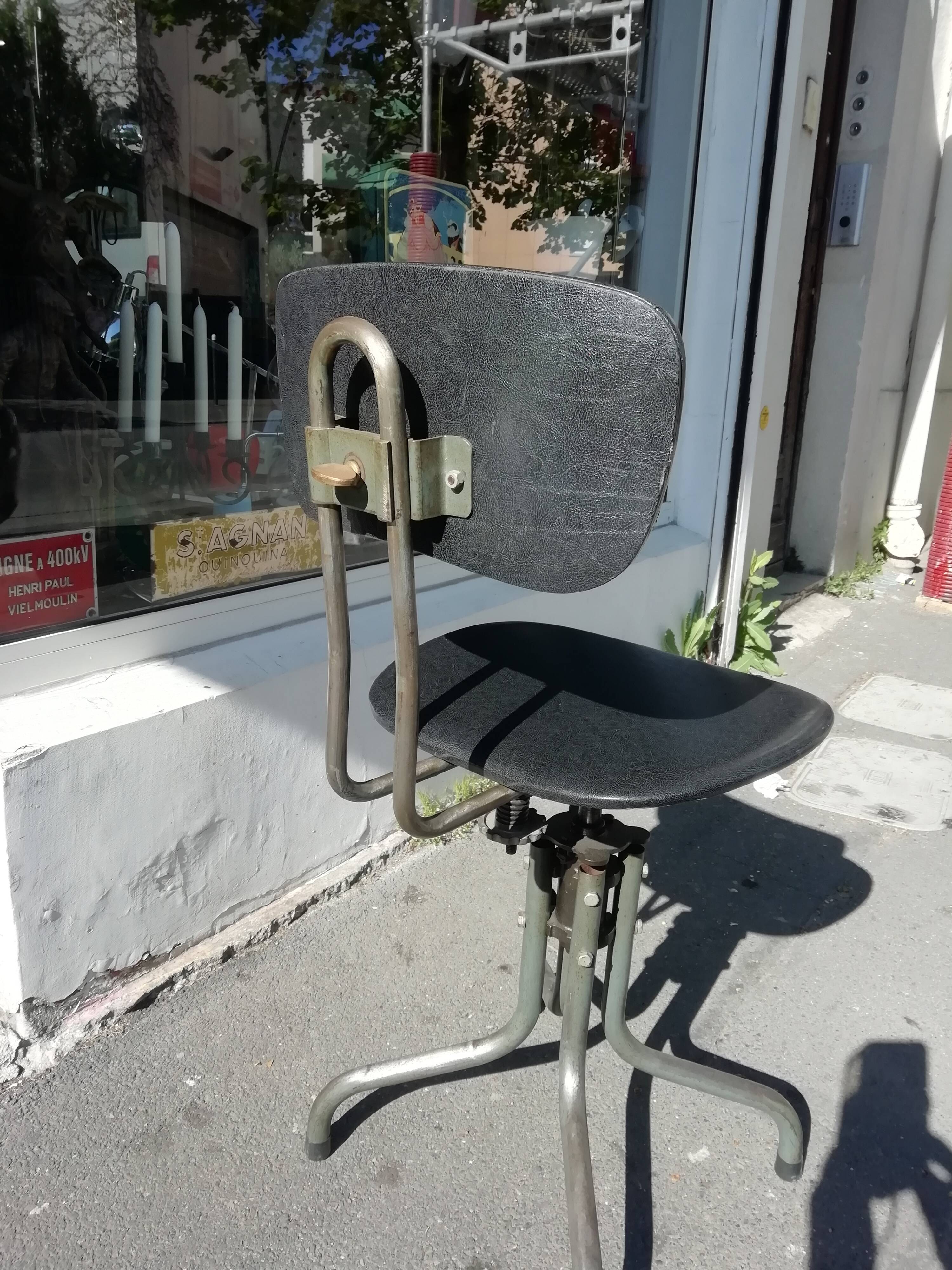 Industrial-style office seat