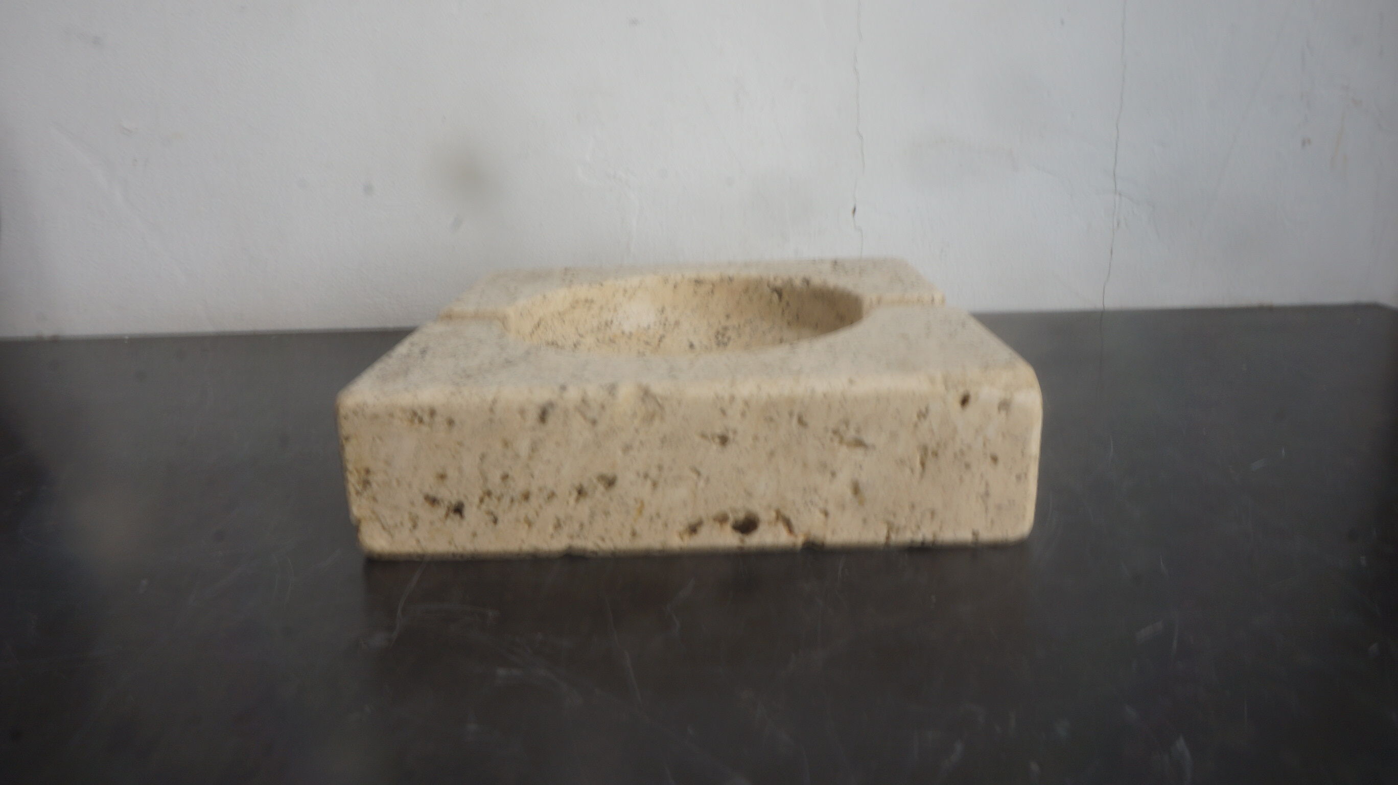 Ashtray in Travertine Fratelli Mannelli