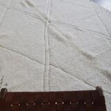 Handmade Moroccan Beni Ourain rug in cream white, 150/250cm