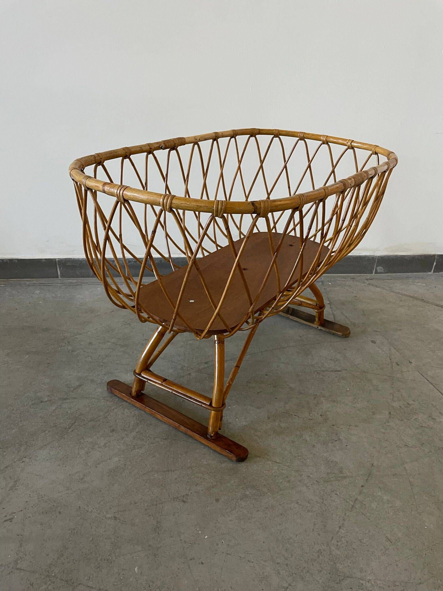 Vintage rattan and wicker cradle on legs, 1970s, Europe