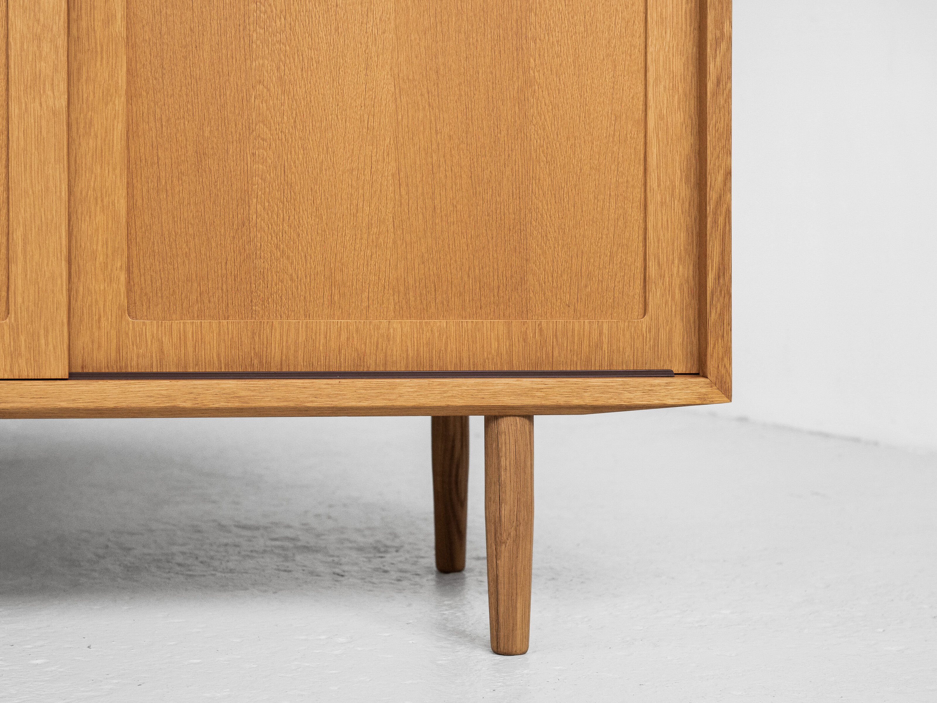 Danish sideboard in oak by Hundevad & Co 1960s