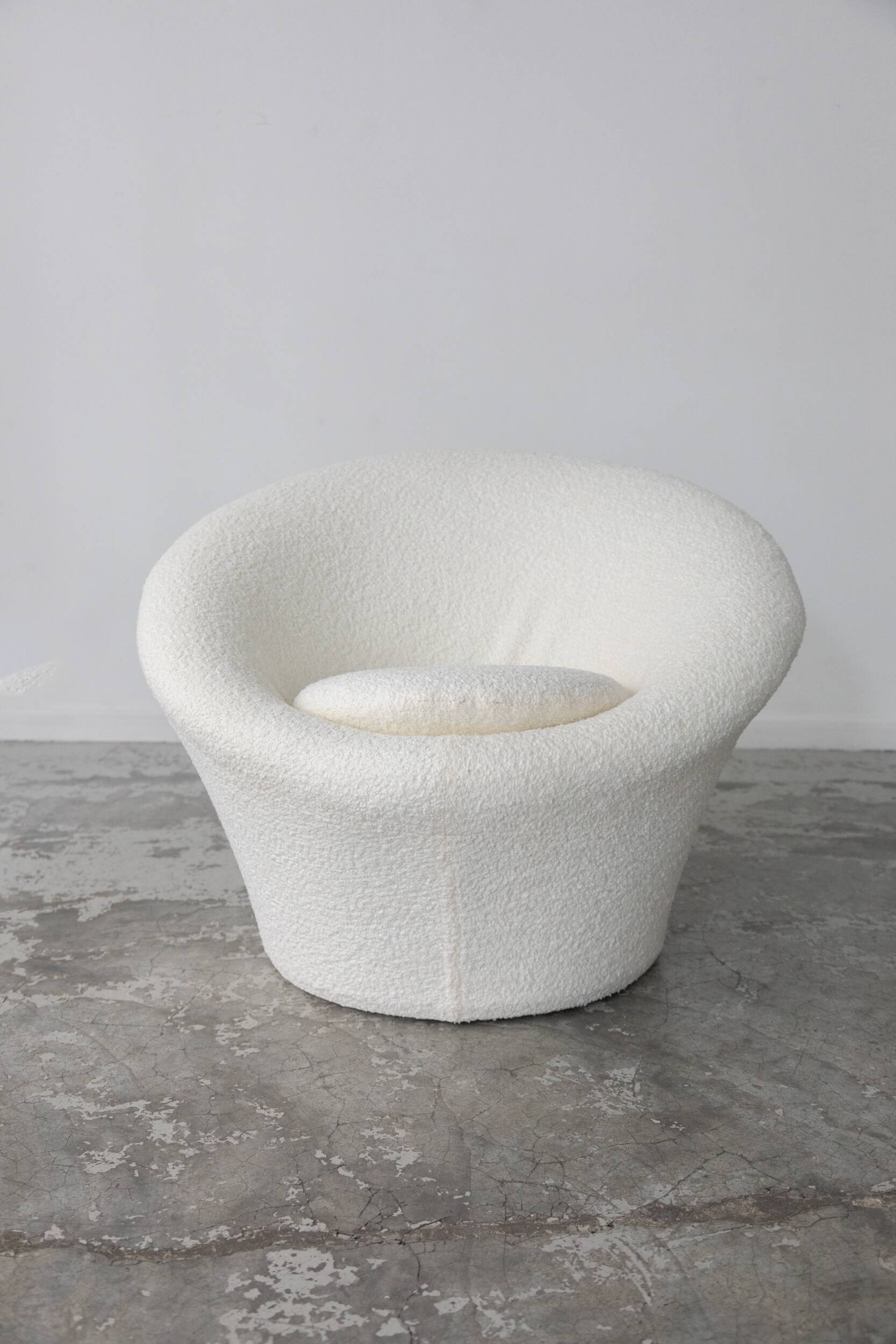 Mushroom armchair by Pierre Paulin for Artifort