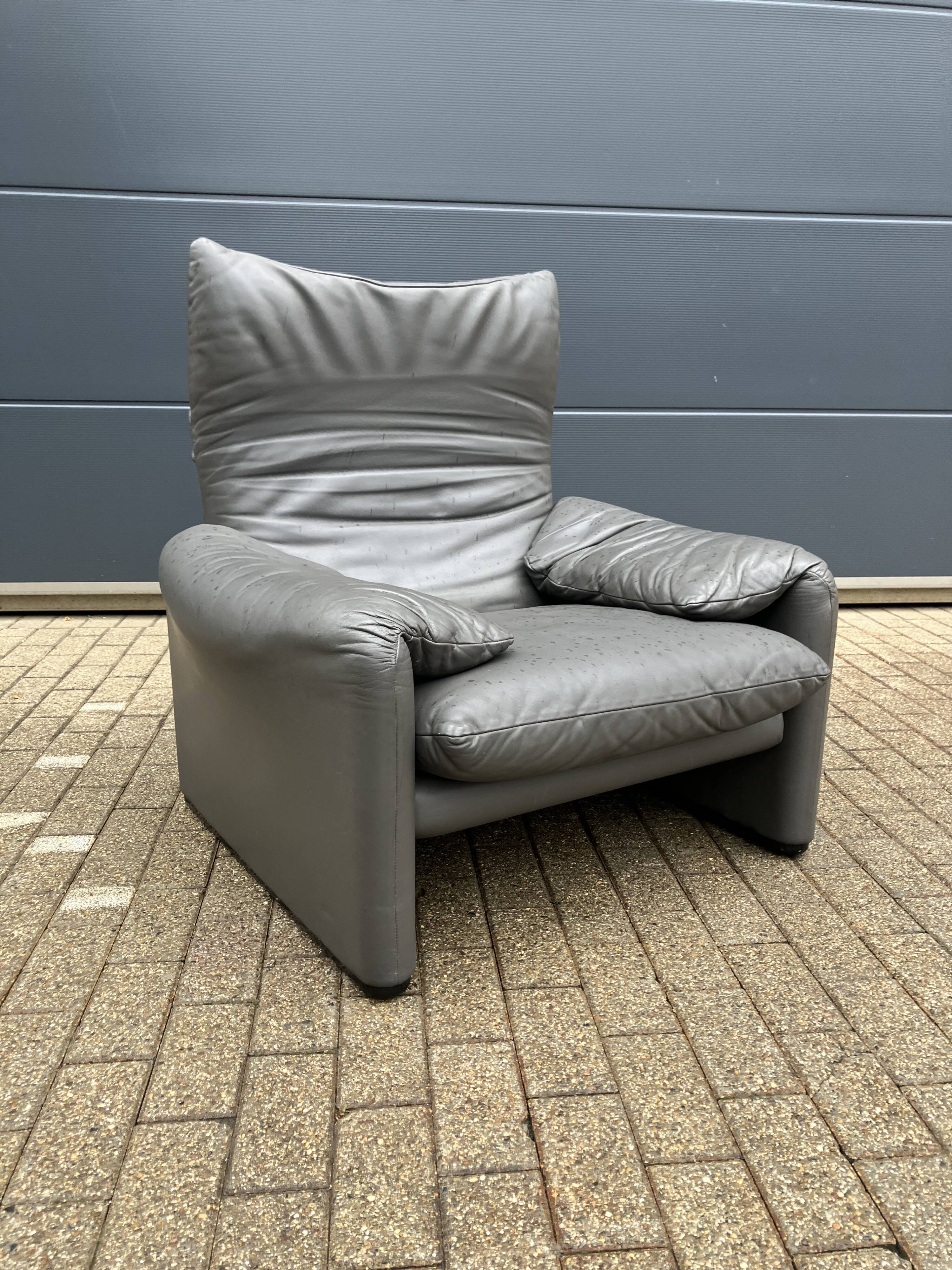 Cassina Maralunga 1zit original Anthracite and gray Topstaat!