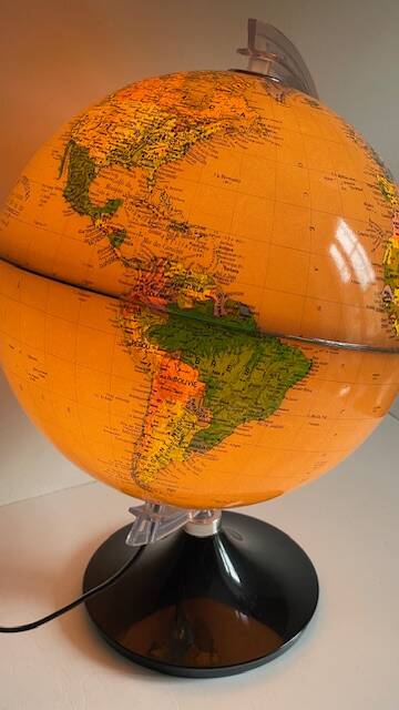 Illuminated terrestrial globe made in italy