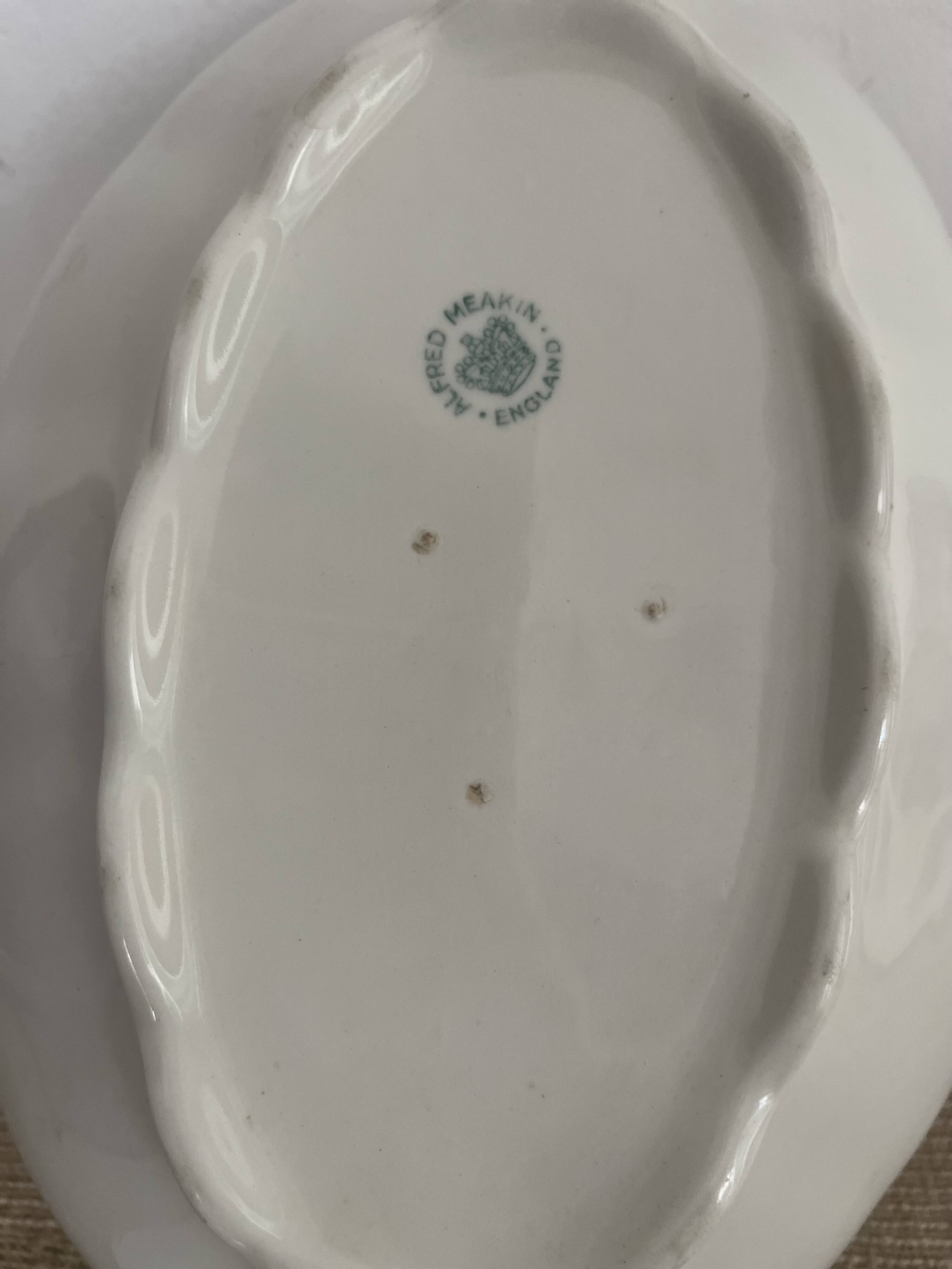 White earthenware vegetable dish, Maekin England