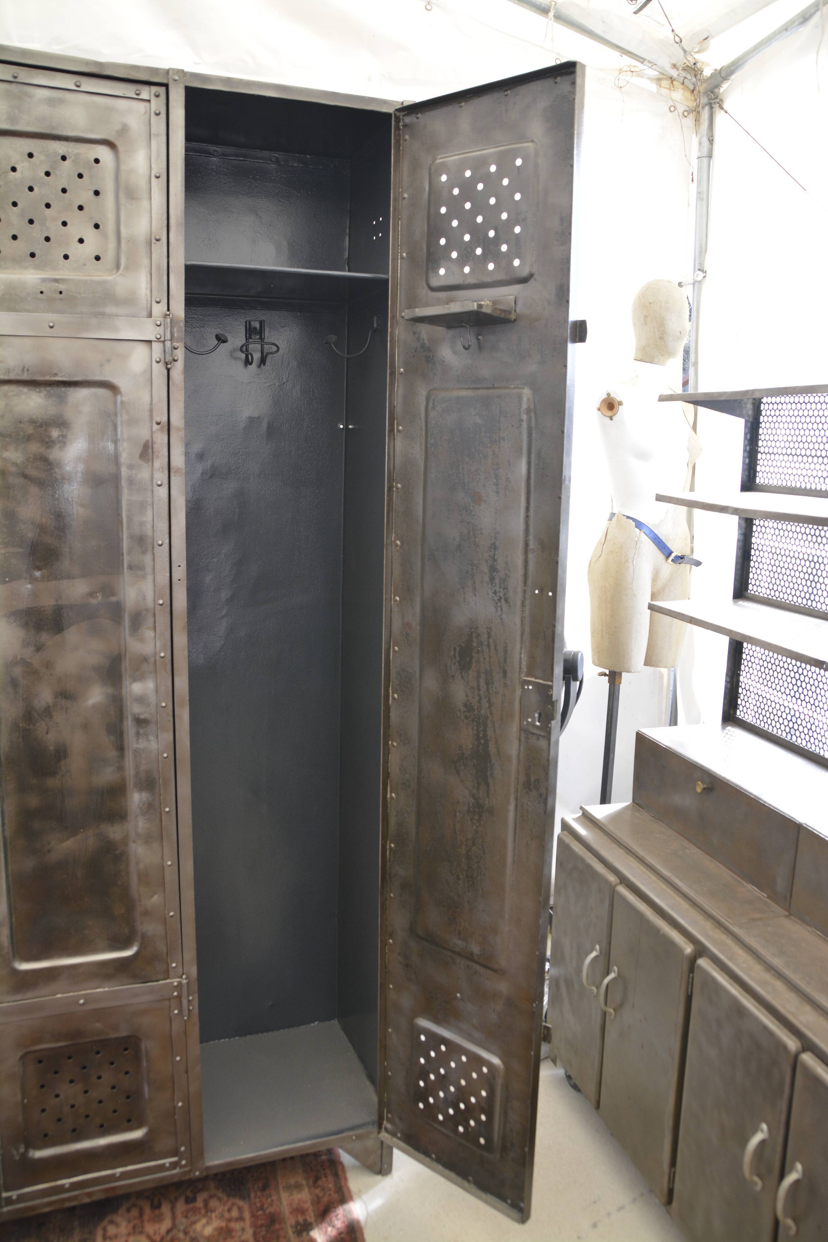 Industrial cloakroom