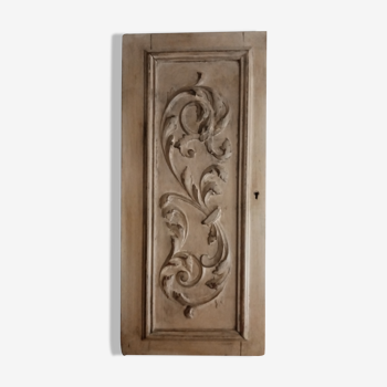 Ancienne porte decorative patinee