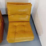 Suite de 3 chauffeuses Roche Bobois vintage en cuir jaune moutarde années 70