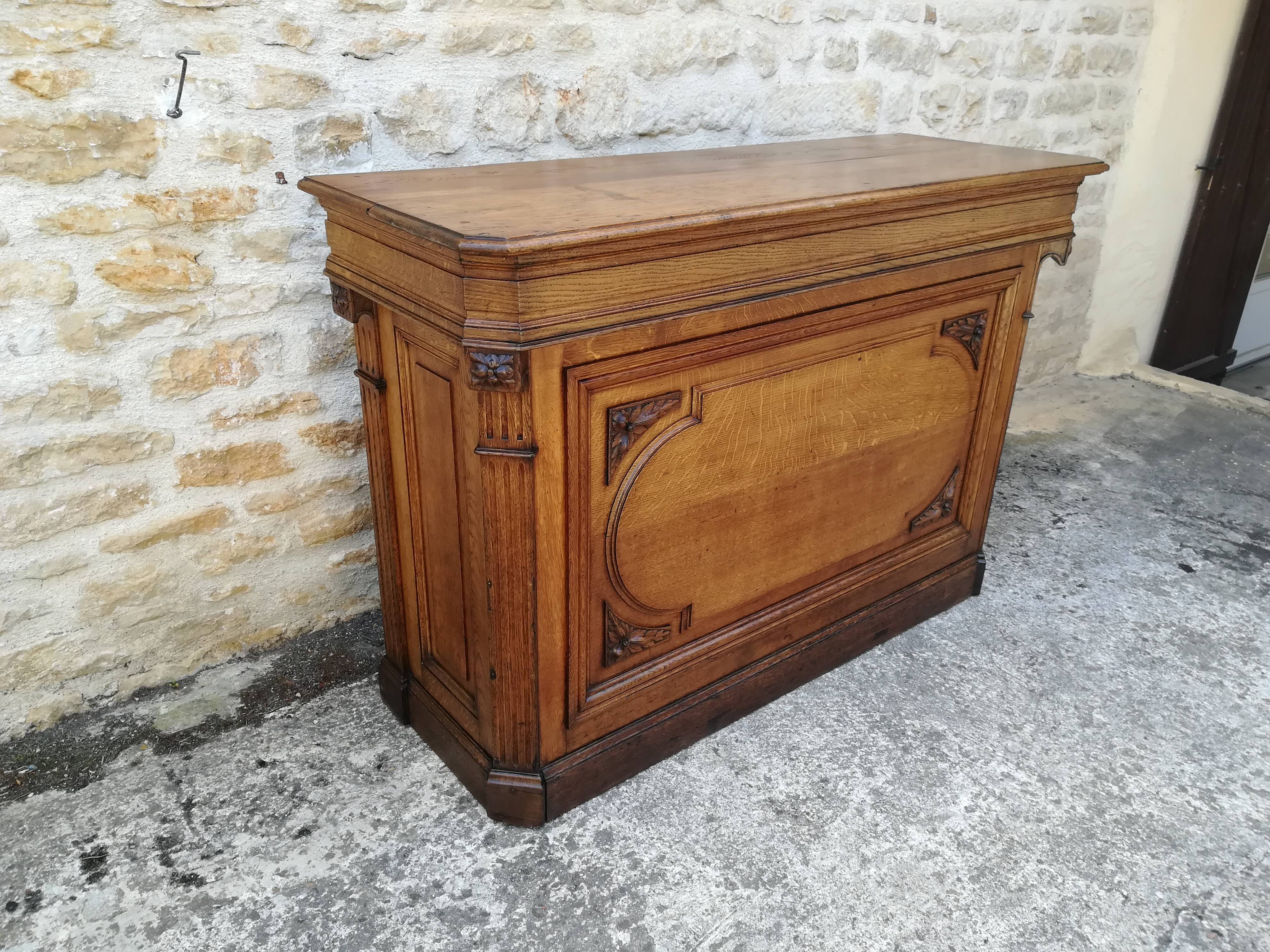 Oak counter