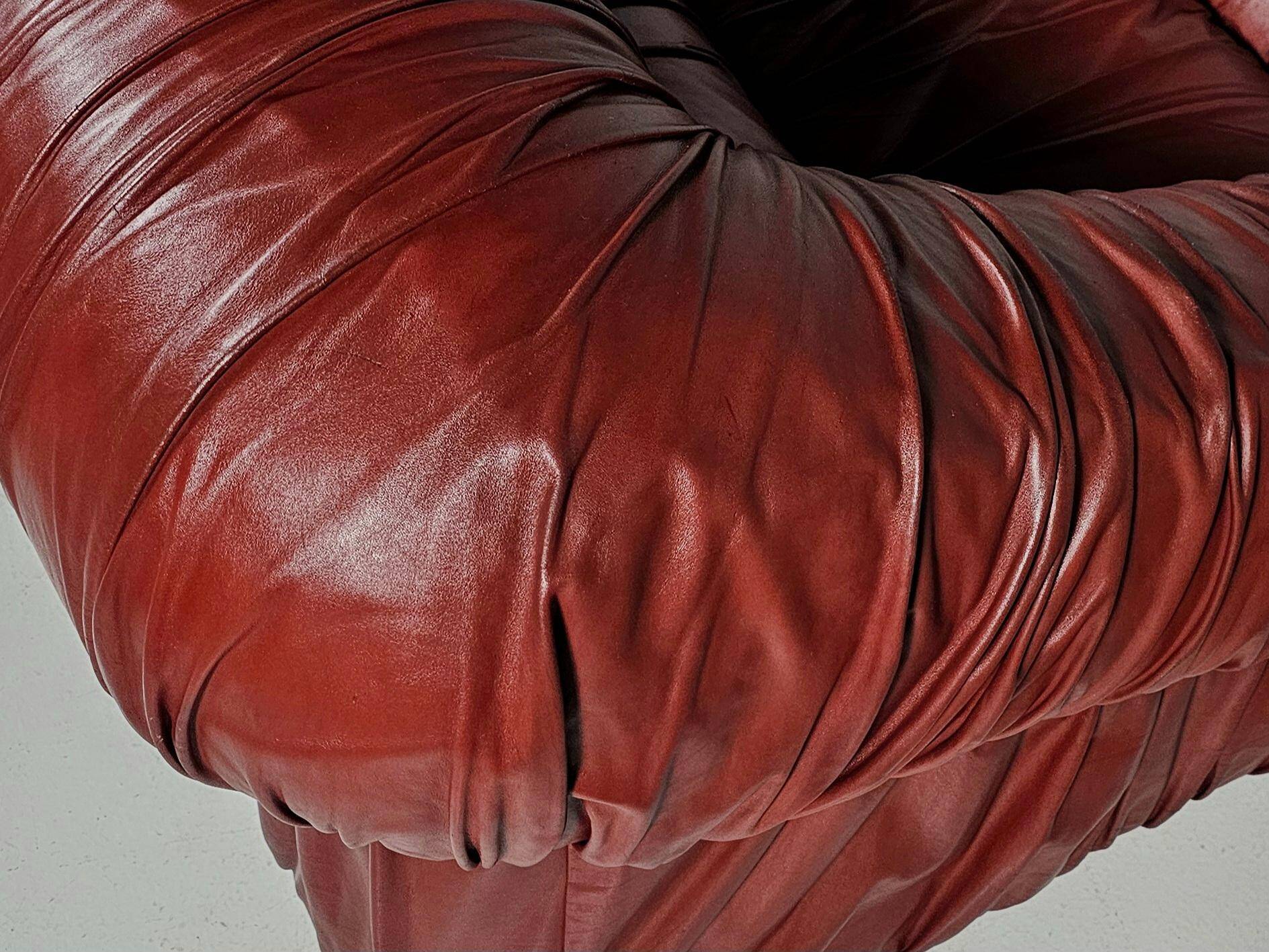 "Bordeaux 'Piumino' canapé by De Pas, D'Urbino and Lomazzi for Dall'Oca, 1970"