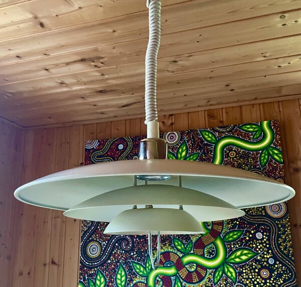 Grand lustre, suspension vintage, Inspiration de '' Poul Hennigsen'', des année 80