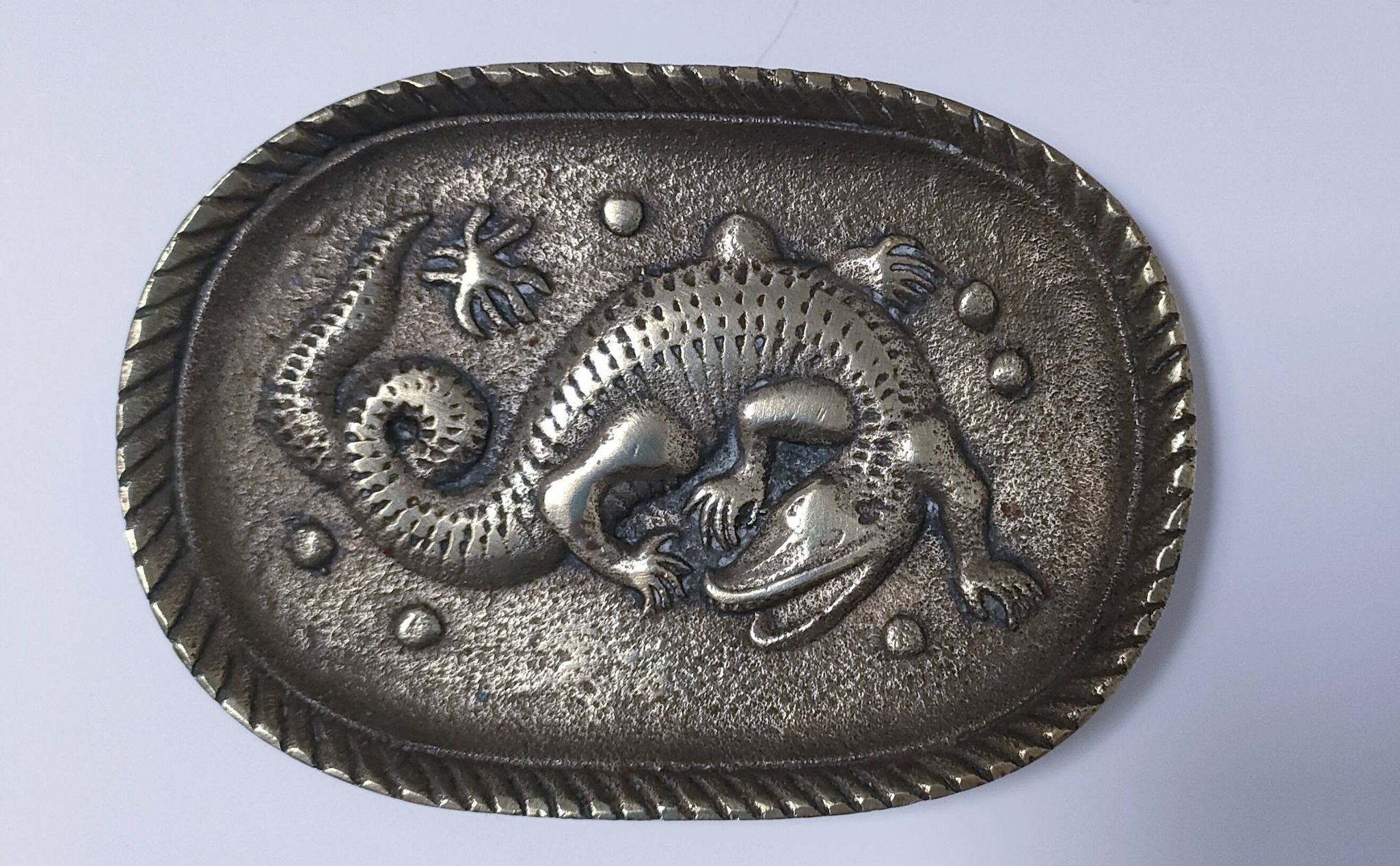 Gold-plated bronze crocodile emptier