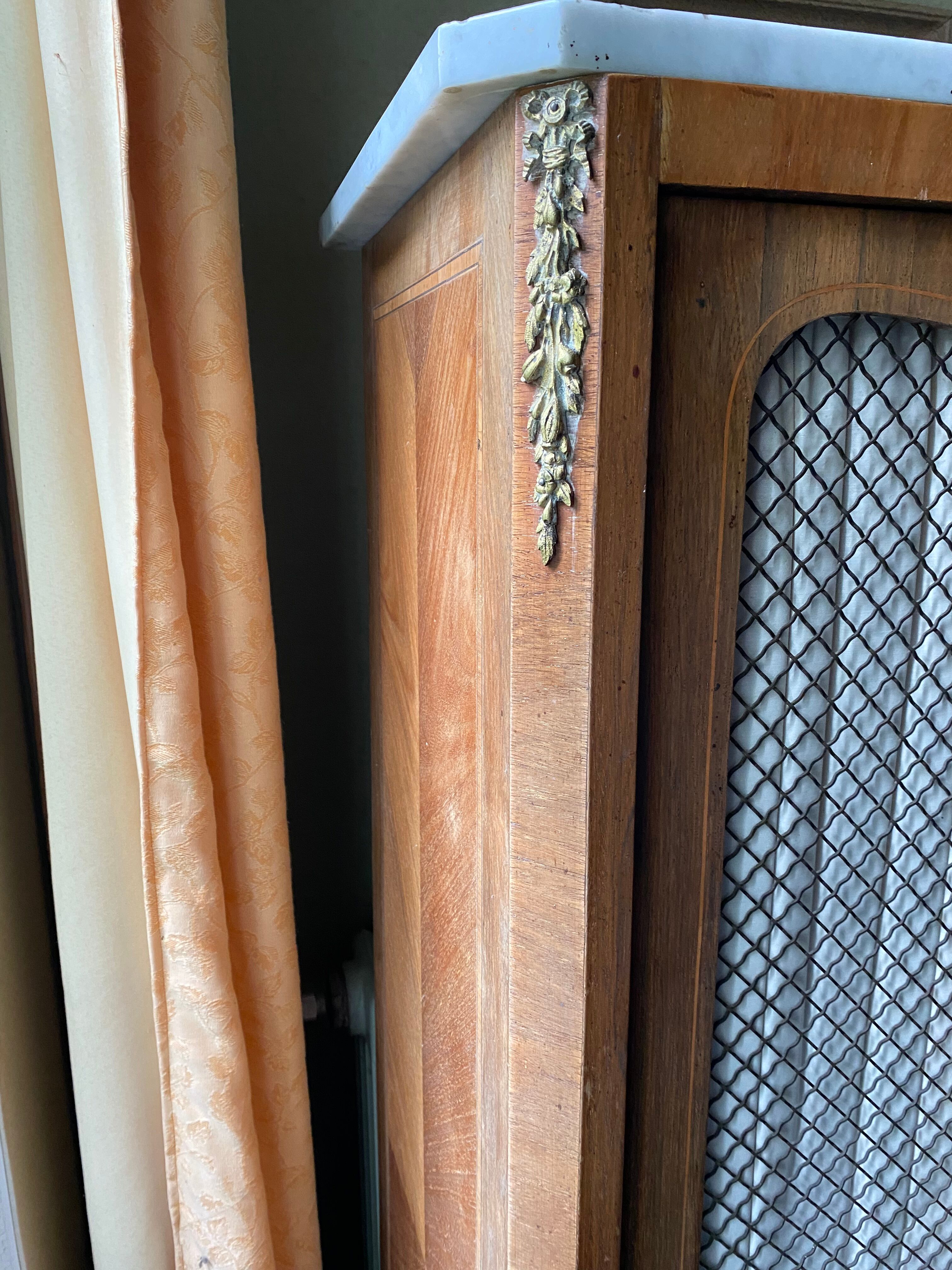 Armoire vitrine