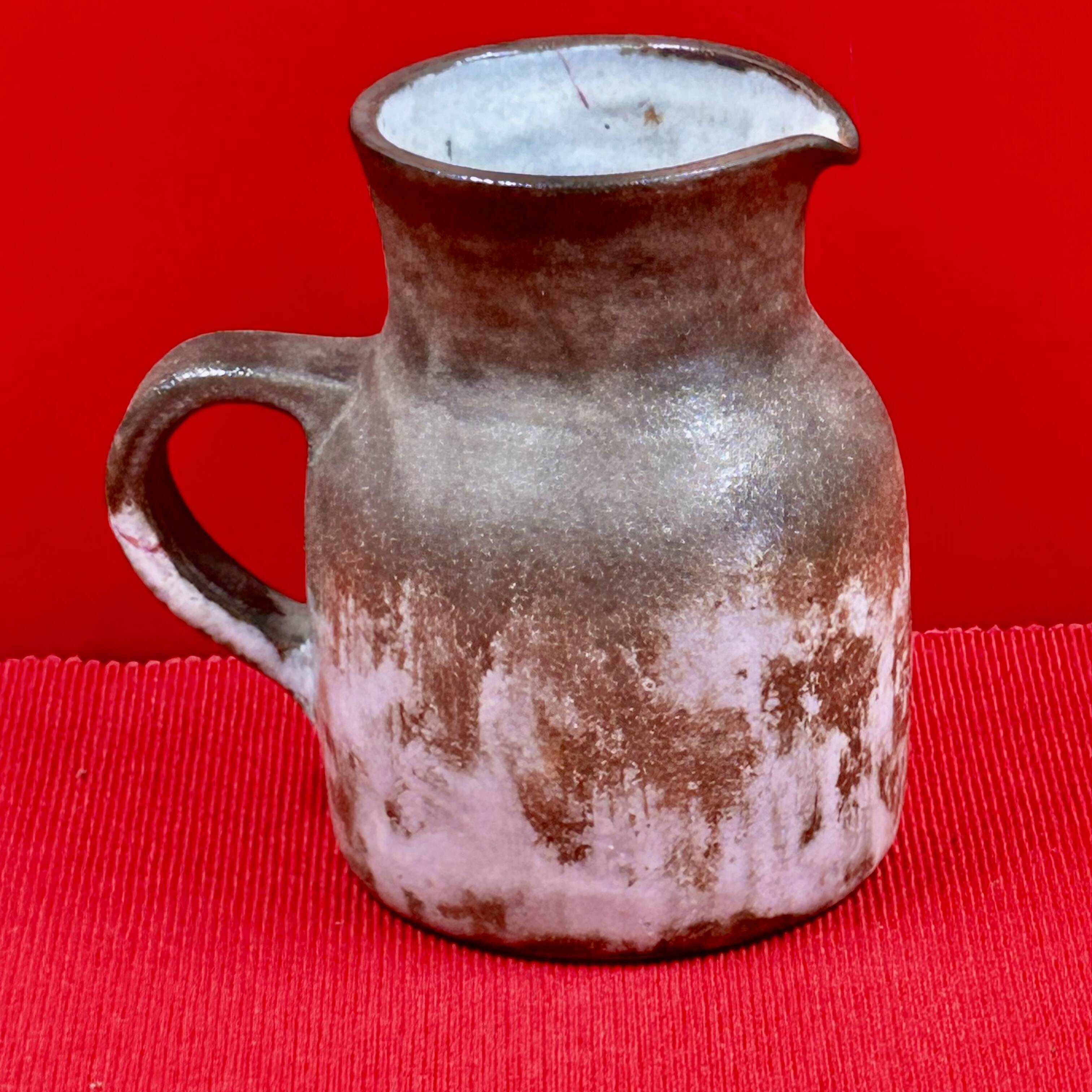 kostanda Vallauris Pichet à lait 1970 rare décor floral H 11,5 cm