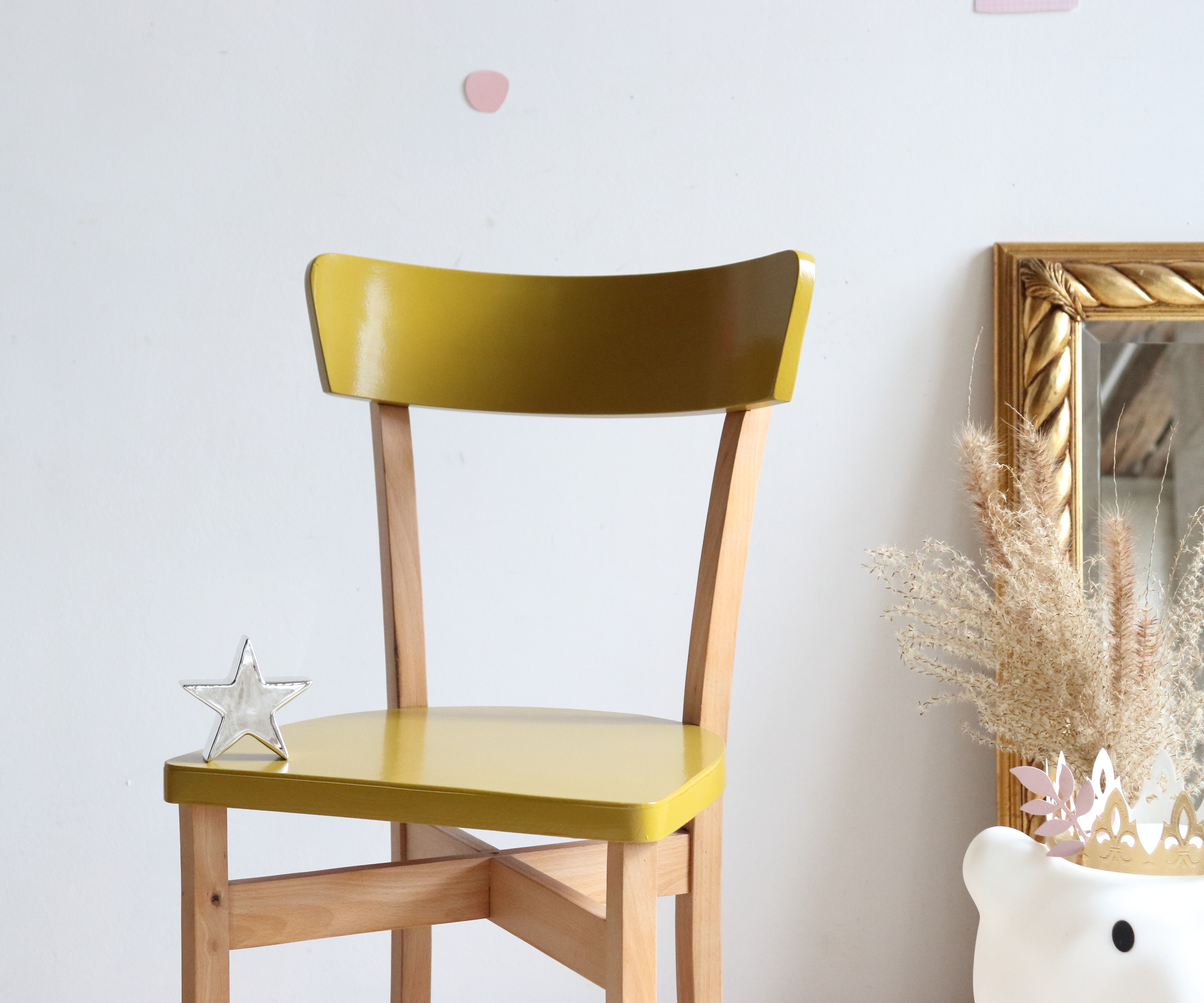 Vintage wooden bistro chair revisited