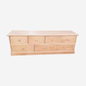 Low cabinet with drawers