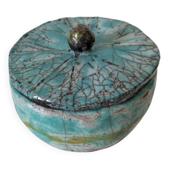 Boîte en céramique artisanale style raku