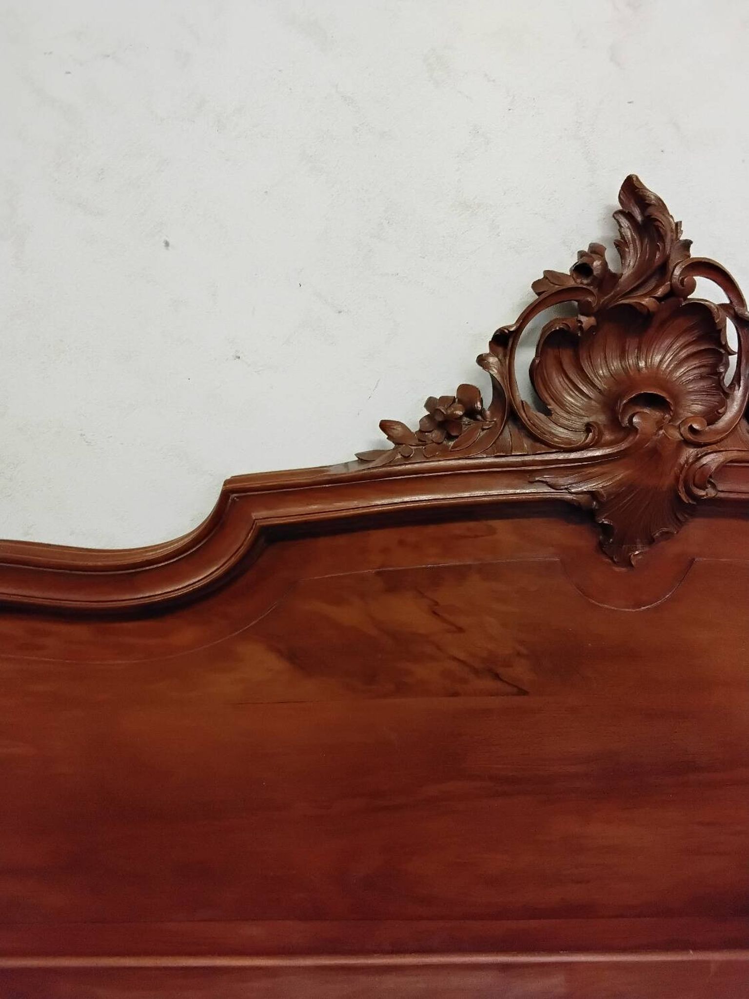 Headboard made of carved wood