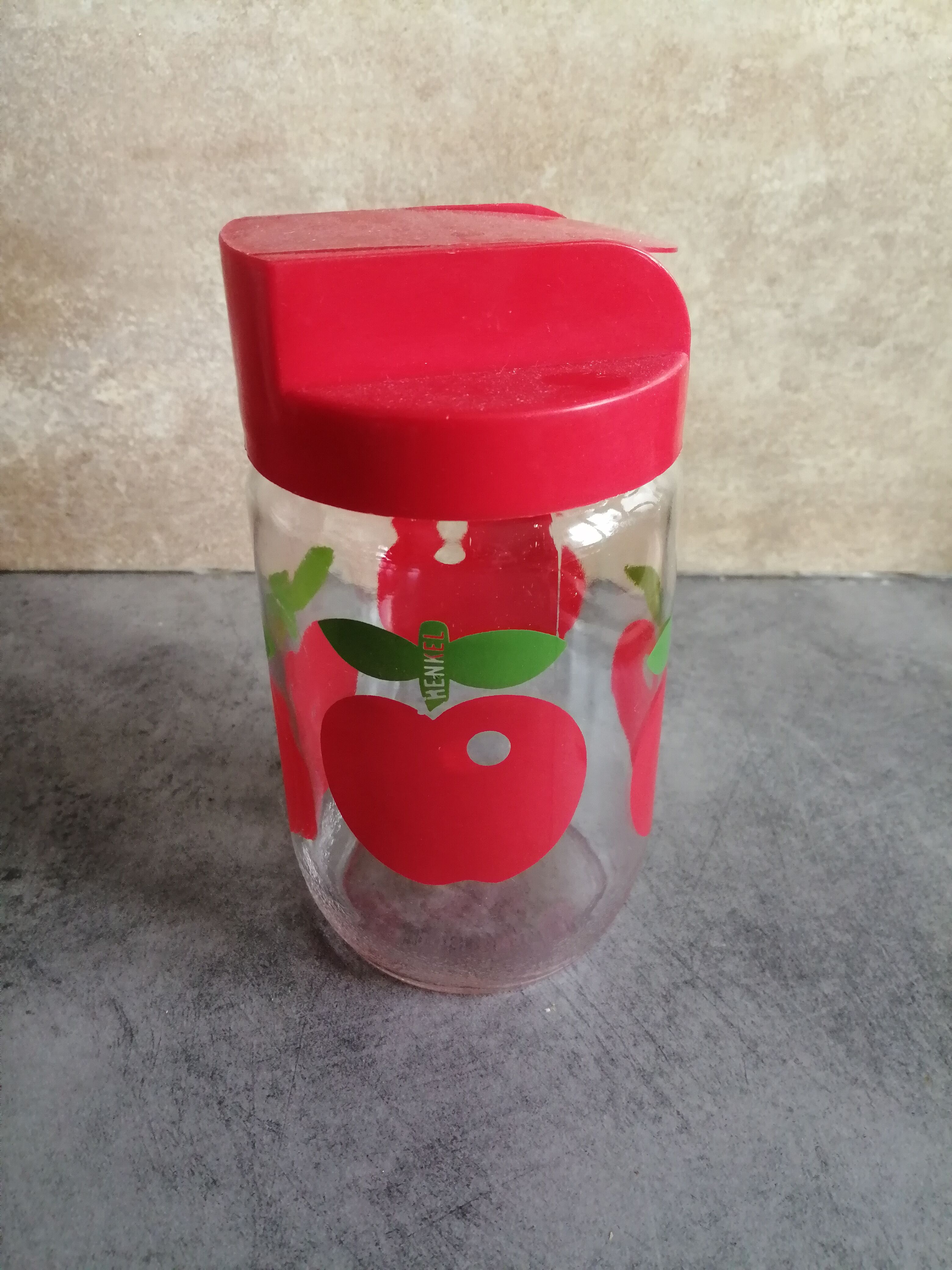 Pot sprinkle Henkel, glass, apple decoration