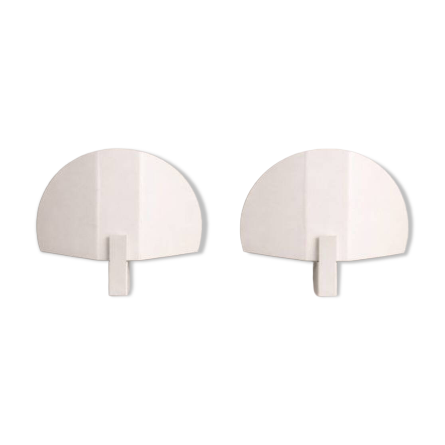 Paire d'appliques en métal laqué blanc