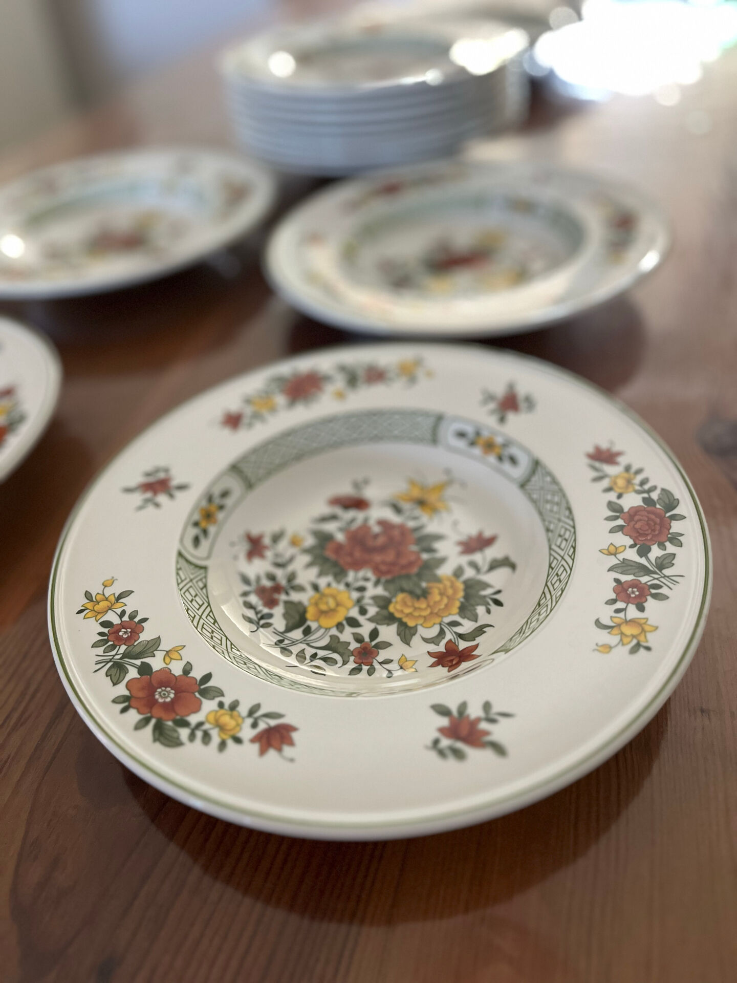 12 deep plates and serving platter Villeroy & Boch Summer Day