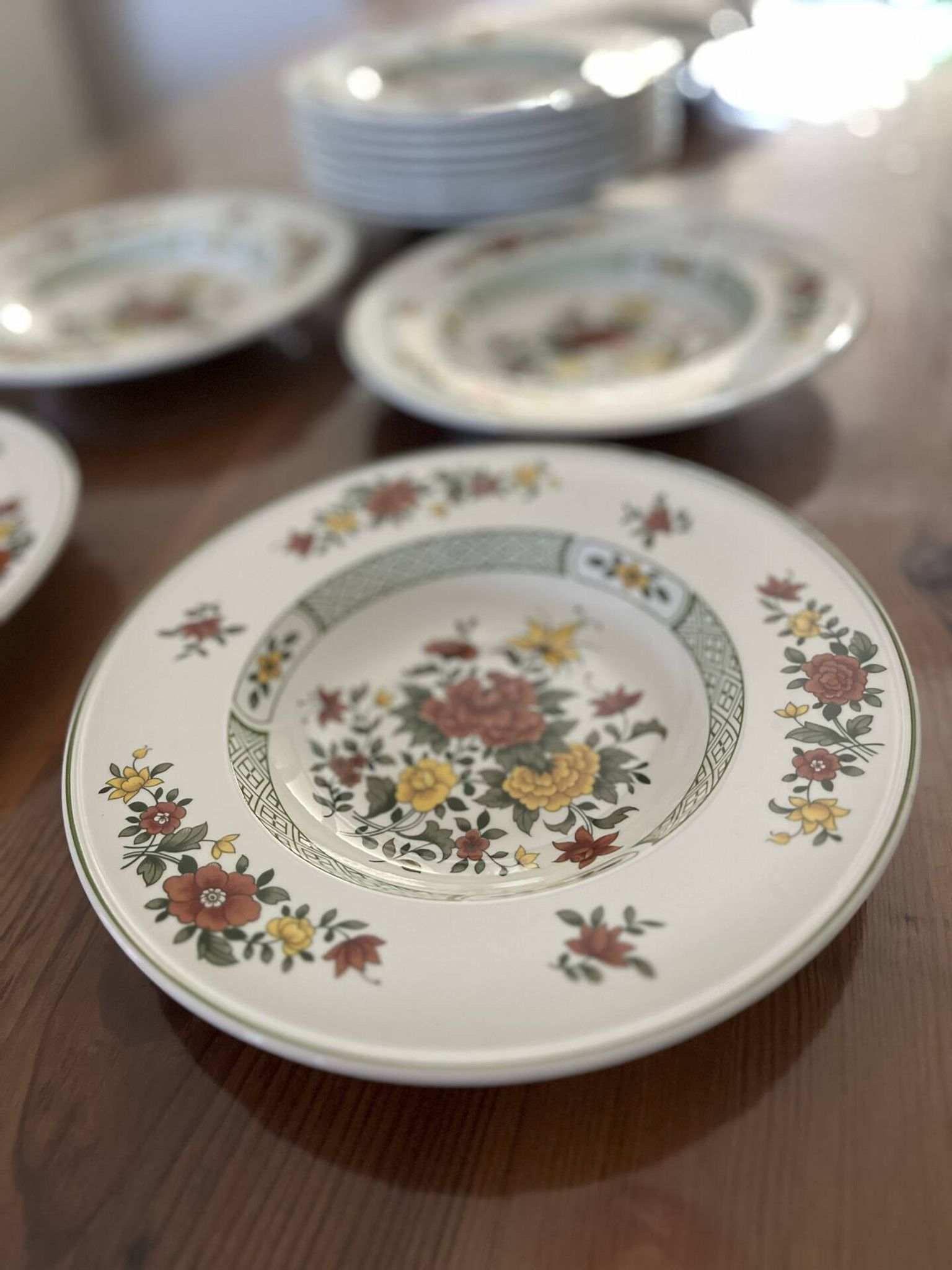 12 deep plates and serving platter Villeroy & Boch Summer Day