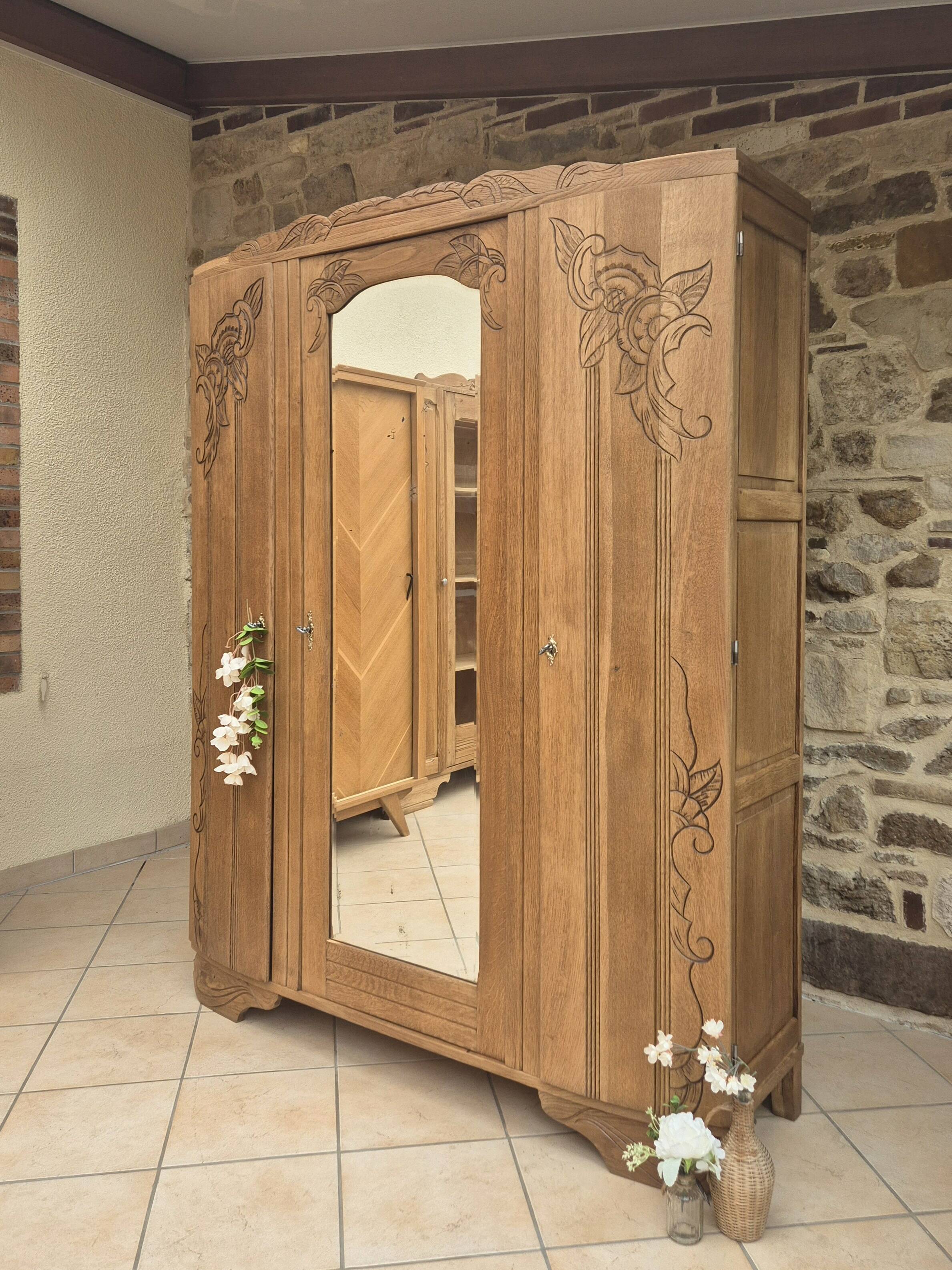 Art Deco cabinet