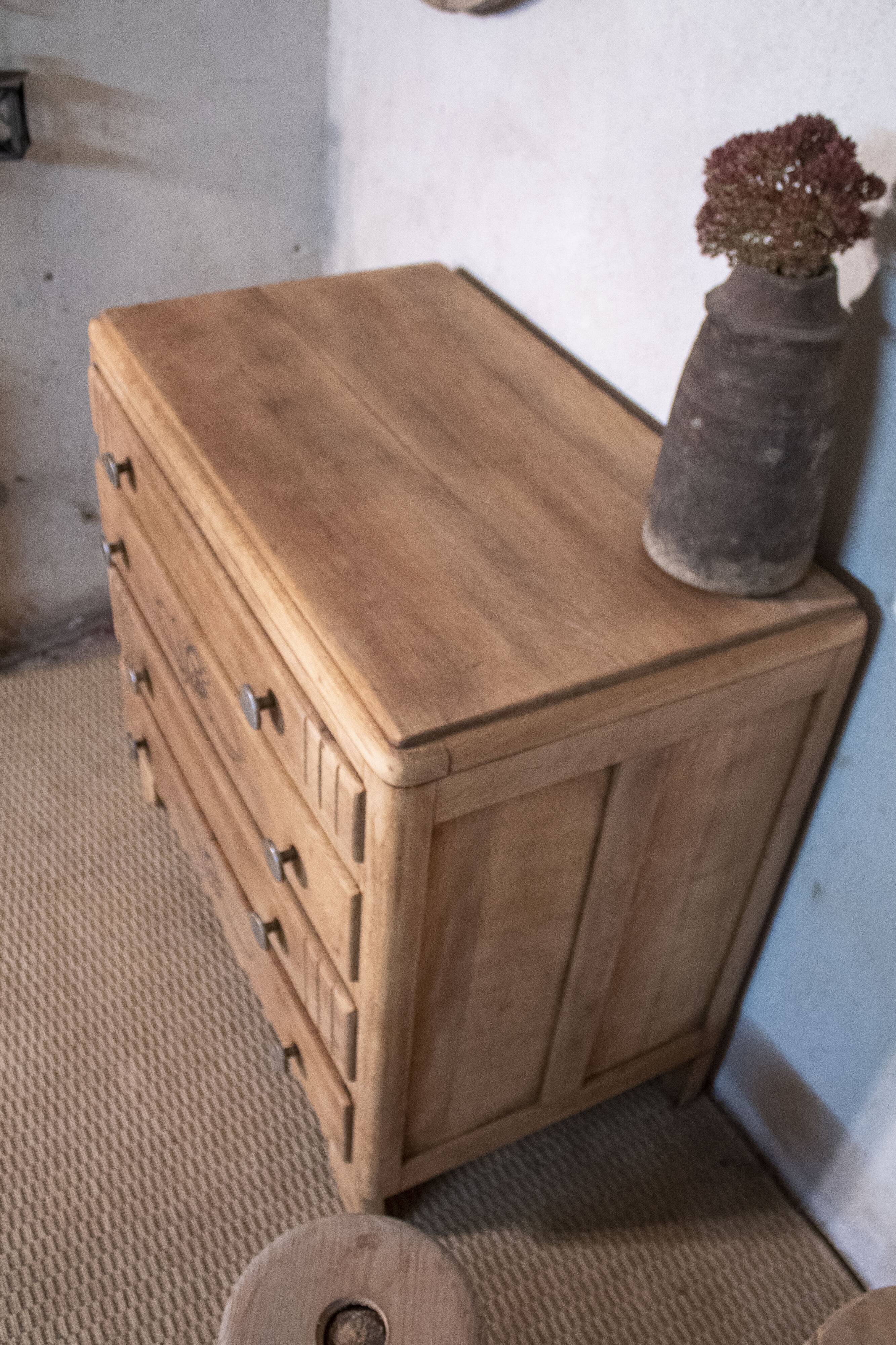 Art Deco chest of drawers