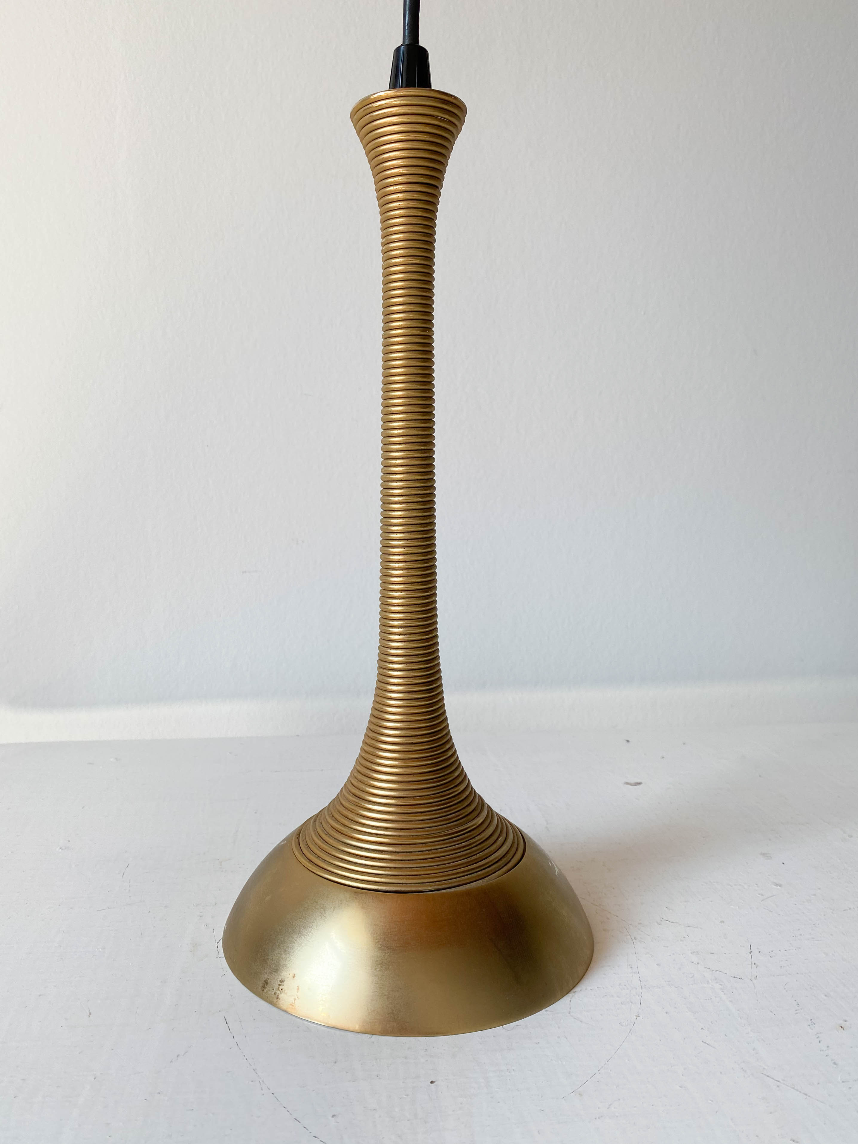 Golden spiral suspension