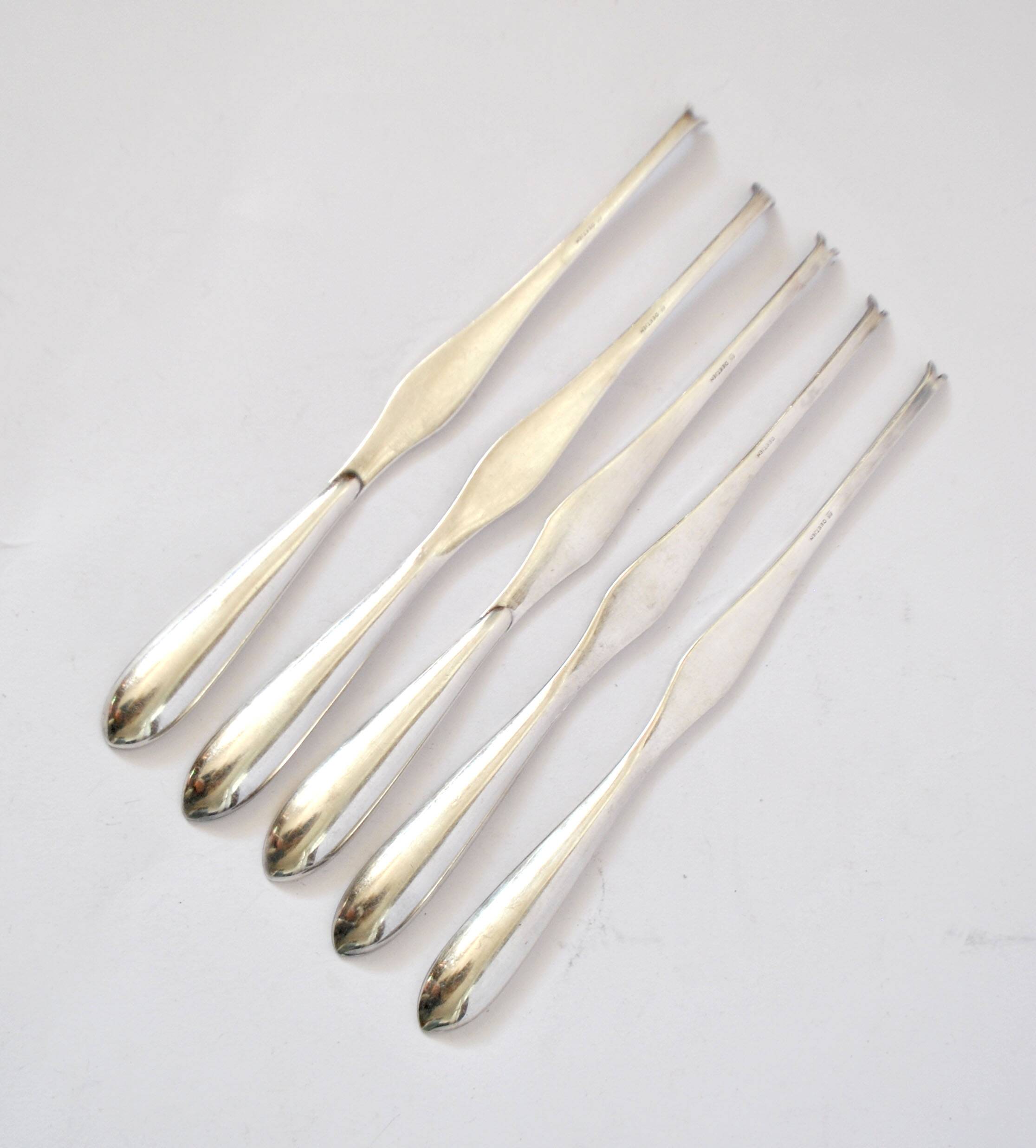 DEETJEN Set of 5 silver-plated lobster picks with pearl handle