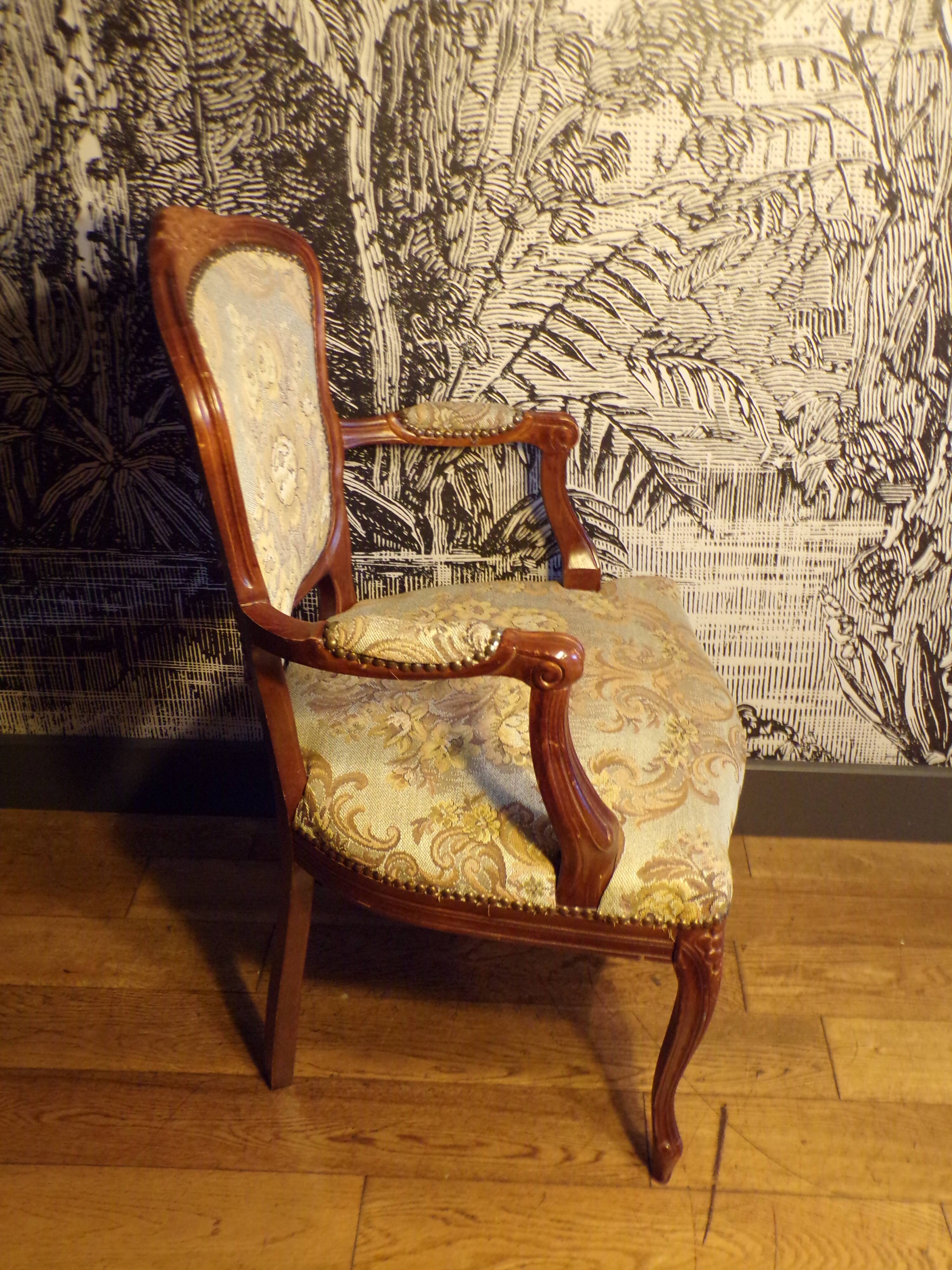 Louis XV style convertible armchair