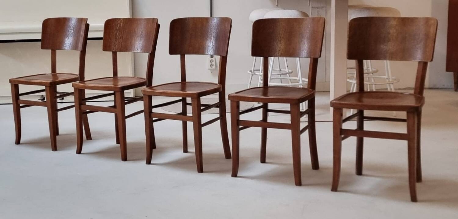 Chaises du milieu du siècle