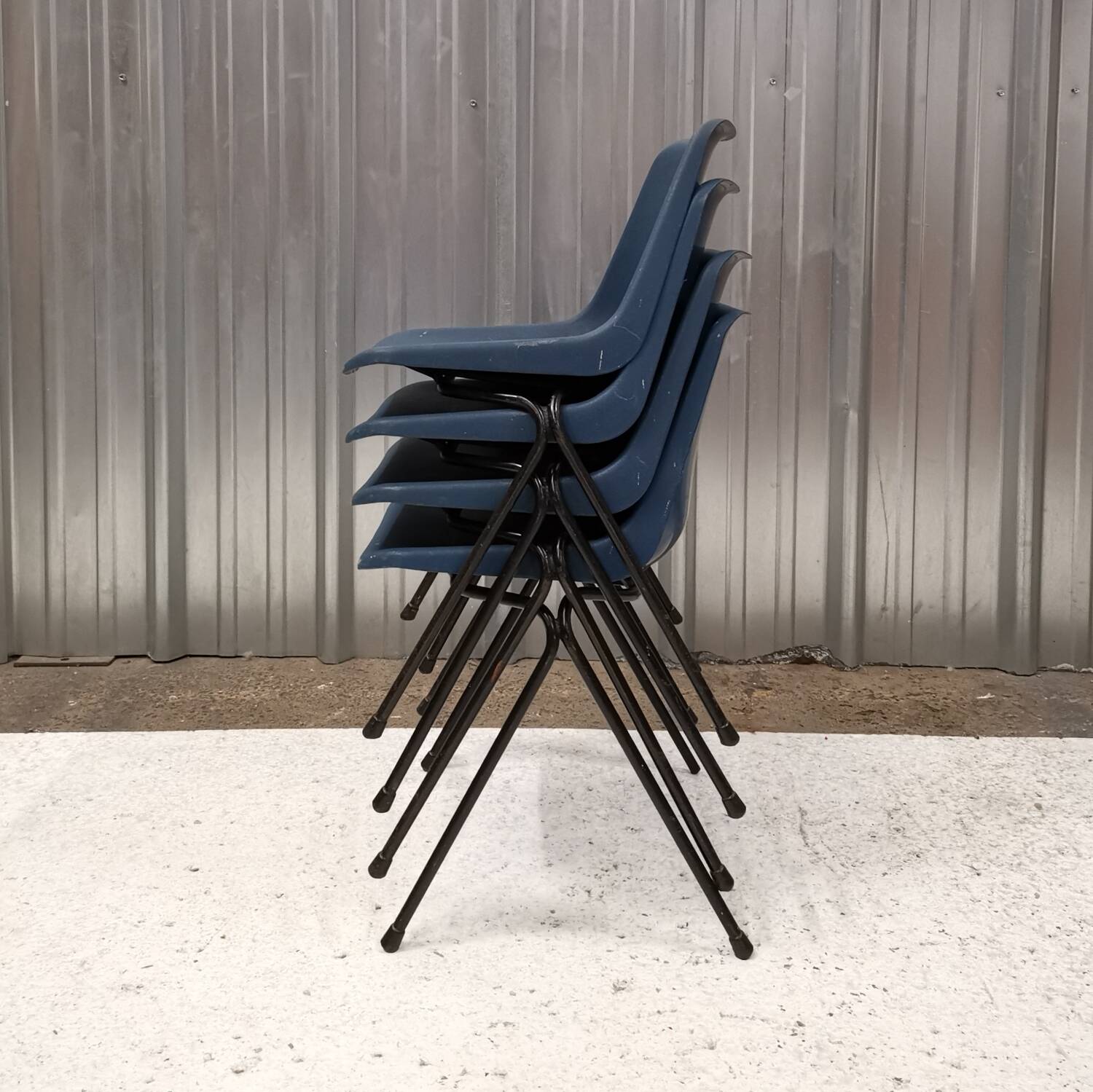 Set of 4 Polyprop chairs, Robin Day, Hille