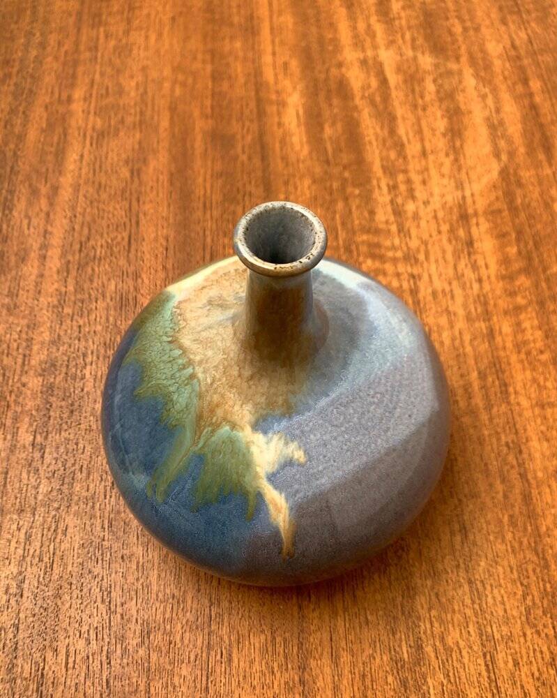 Mid-century German studio pottery vase by Janne Reckert-Cordua, 1960s.