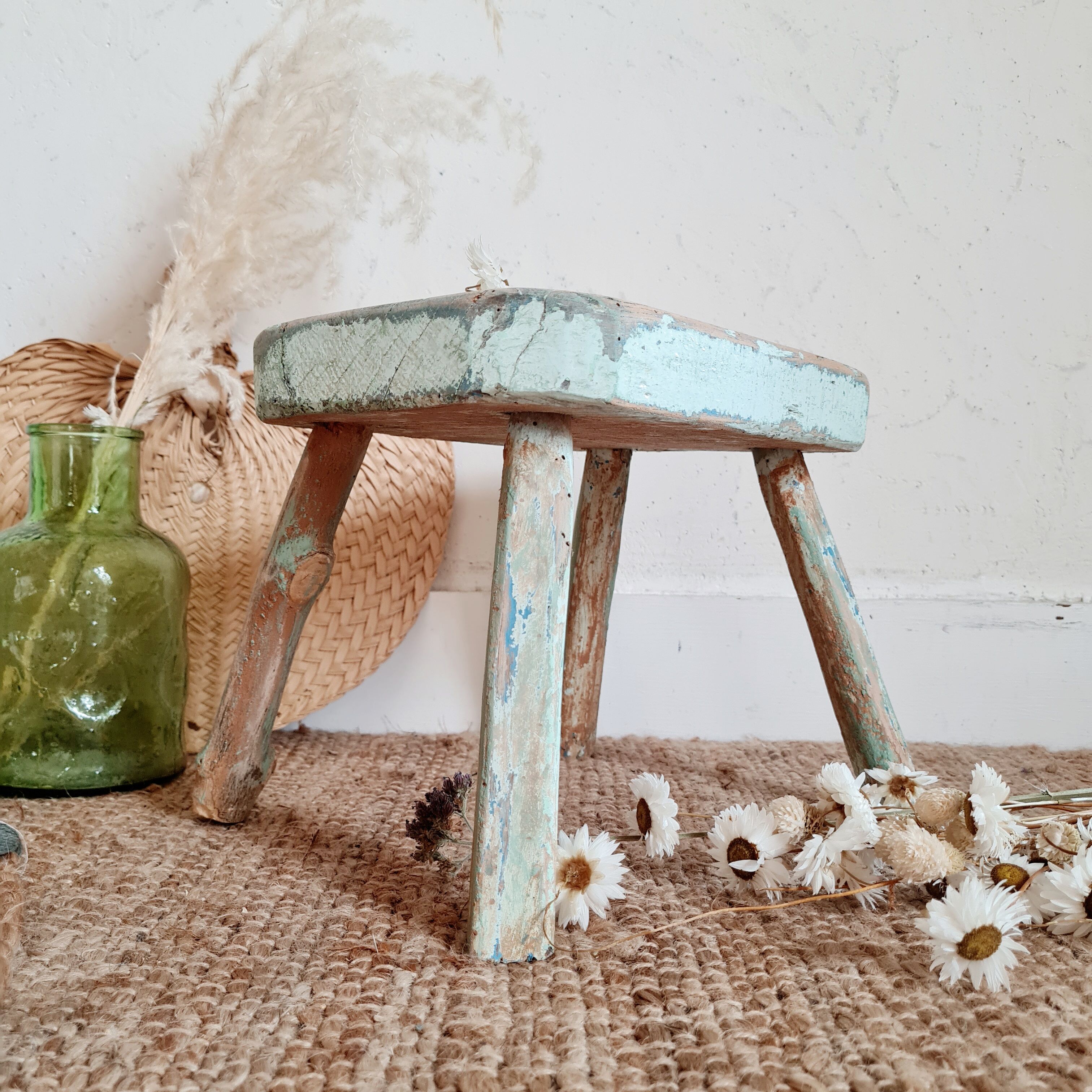 Tabouret de ferme en bois patine bleu vert