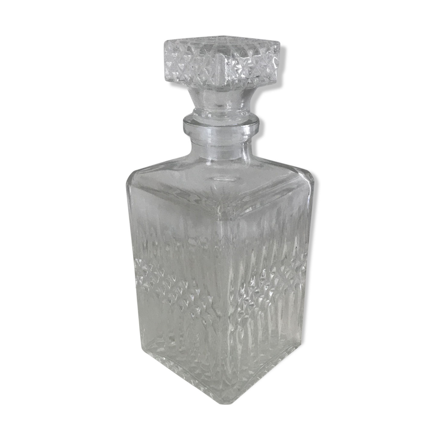 Cafare to whisky in glass effect size diamond