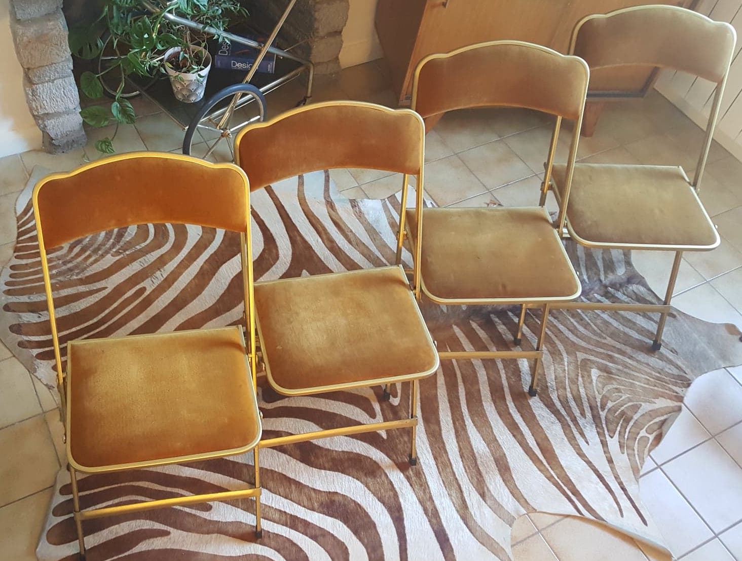 Série de 4 chaises pliantes Chaisor en velours moutarde