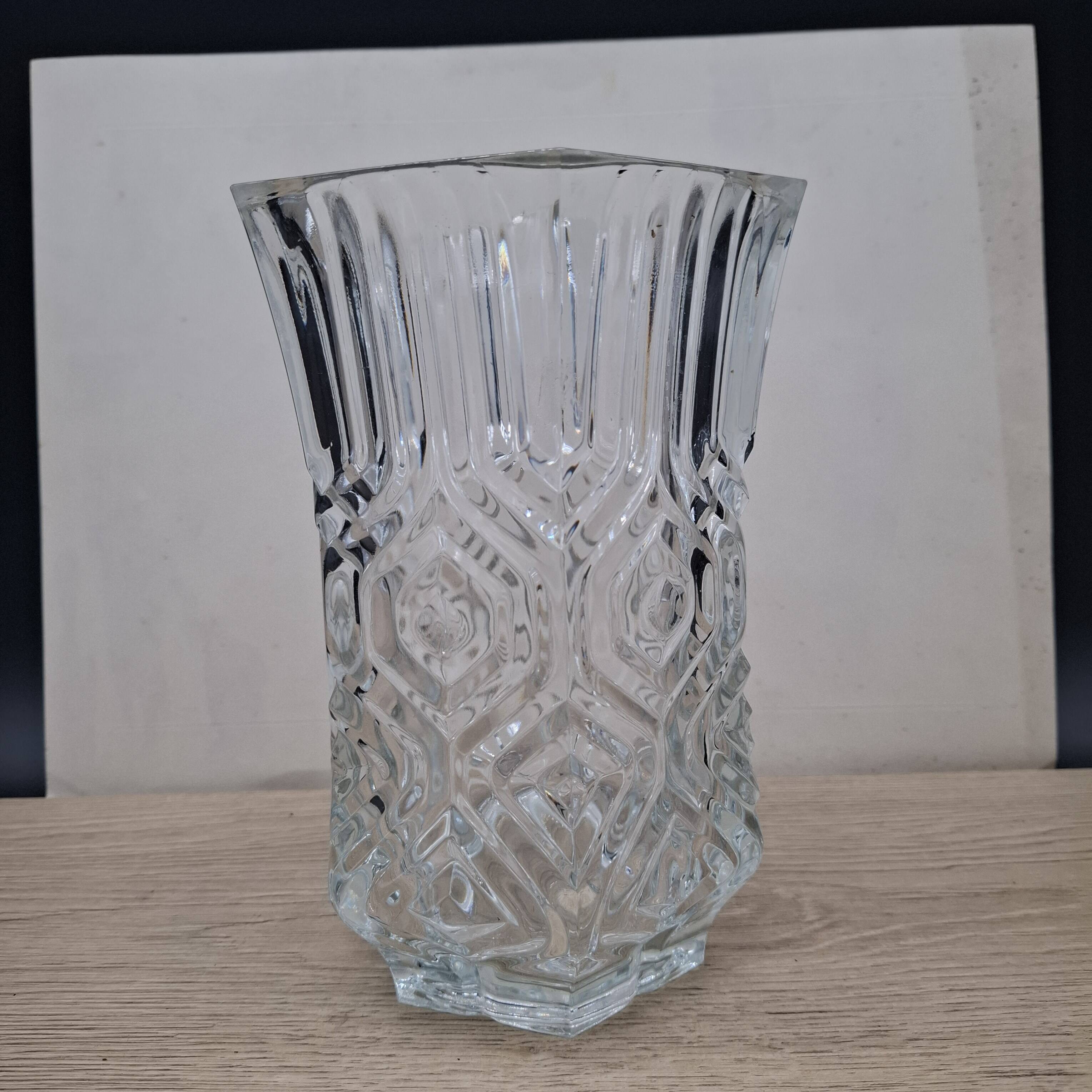 Transparent chiseled vase