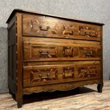 Louis XV period chest of drawers in noble wood marquetry circa 1750