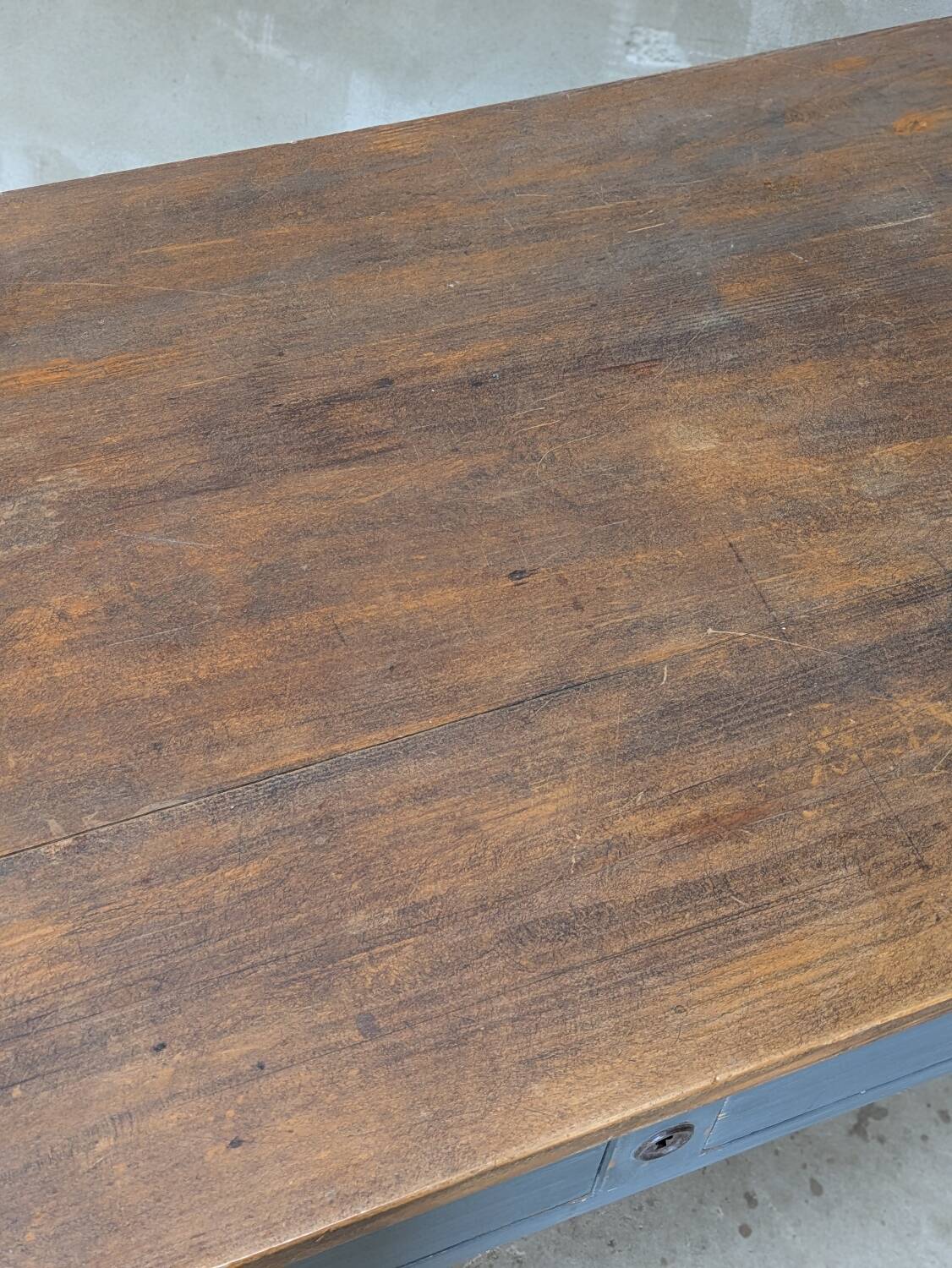 Table / desk