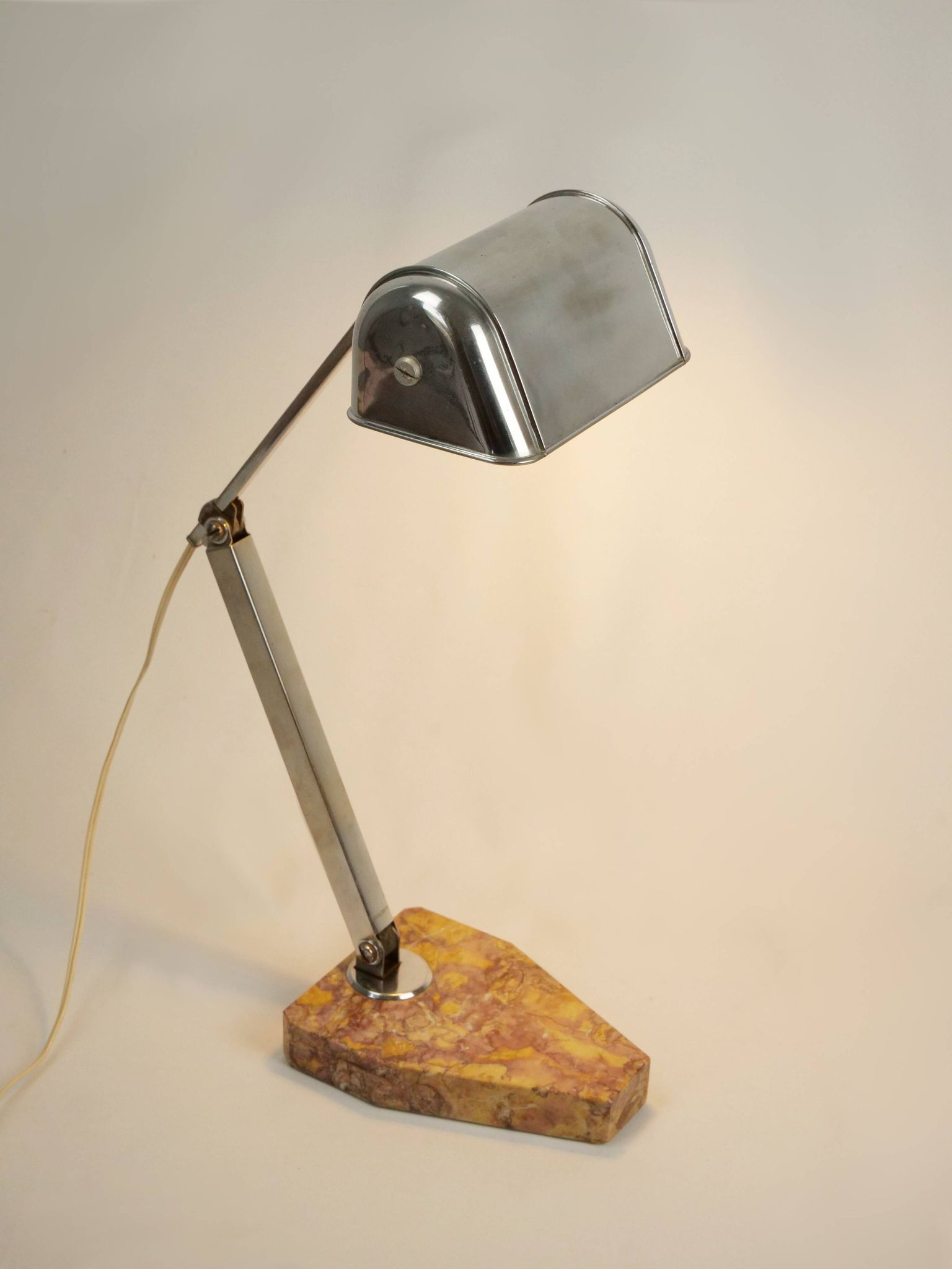 Lampe de marque "Artisanat Français", années 40