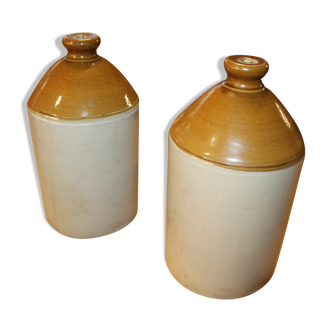 Lot of two canisters into sandstone