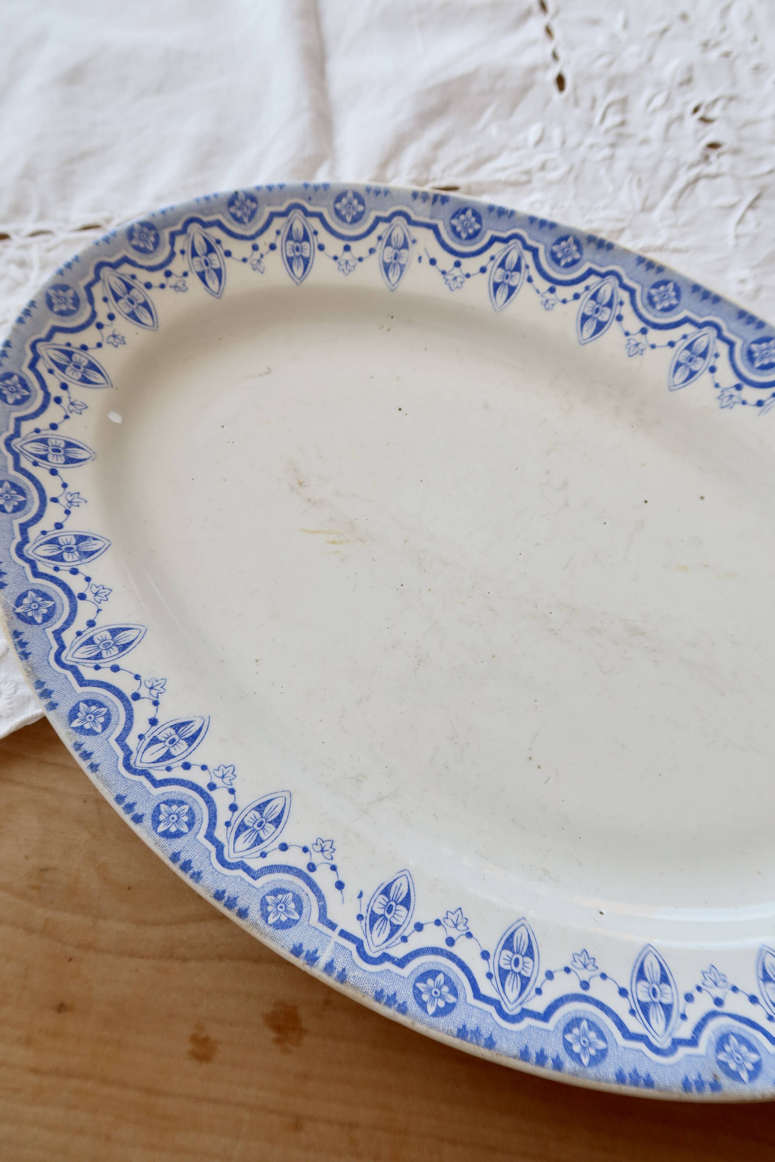 Antique oval plate, ironstone Boch La Louvière Clara.